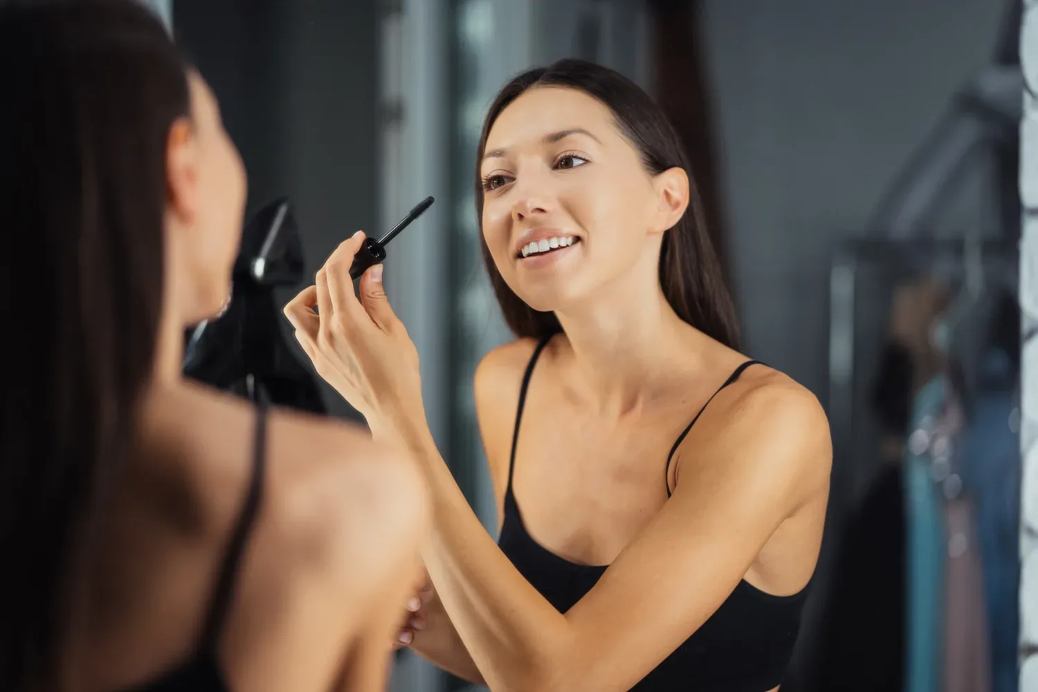 Pozor, ta napaka pri makeupu vas v trenutku postara za 15 let – pa se je večina žensk sploh ne zaveda