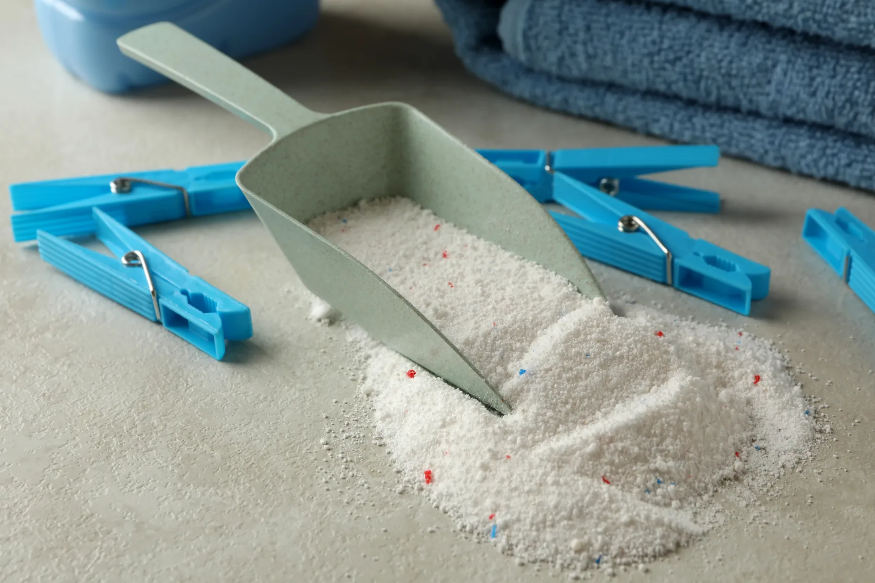 Pralni prašek, tekoči detergent ali kapsule za pranje perila? Ena izbira je daleč najboljša – je tudi vaša prava?