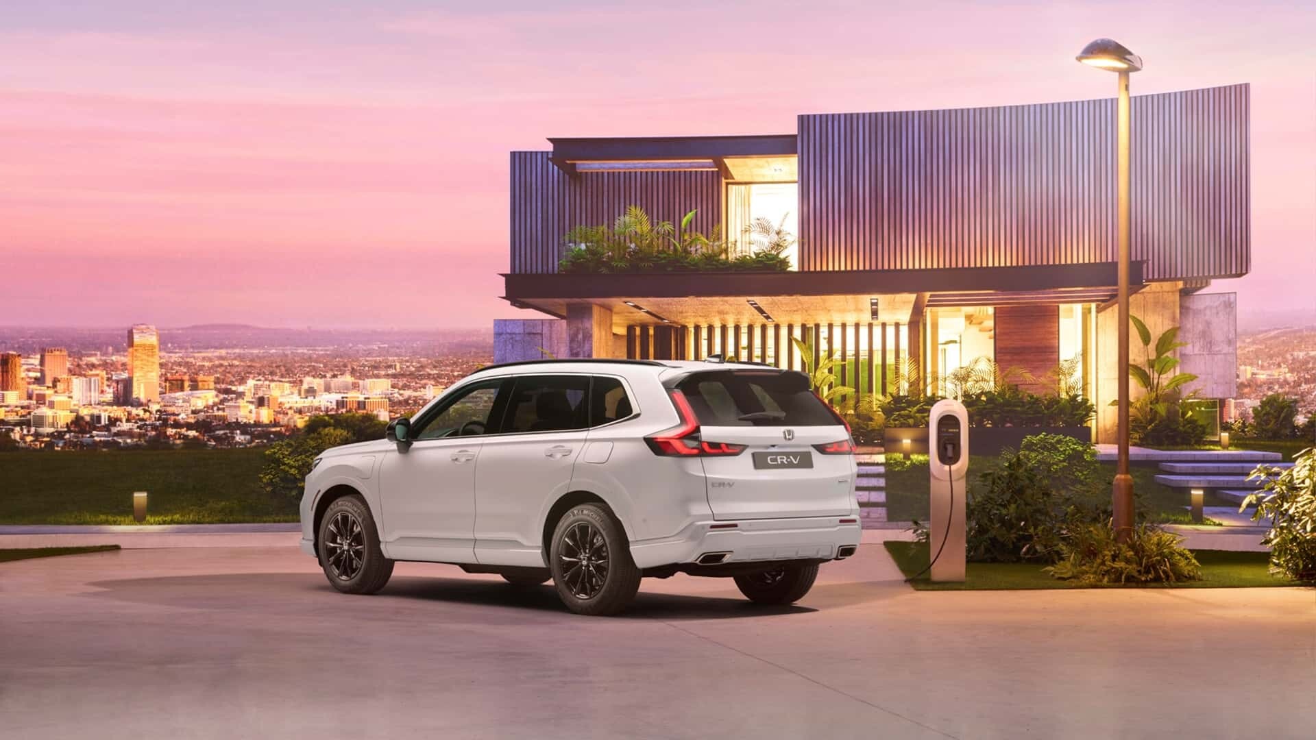 Prenovljena za Evropo: Nova Honda CR-V 2023 debitira z mišičastim dizajnom in zeleno močjo
