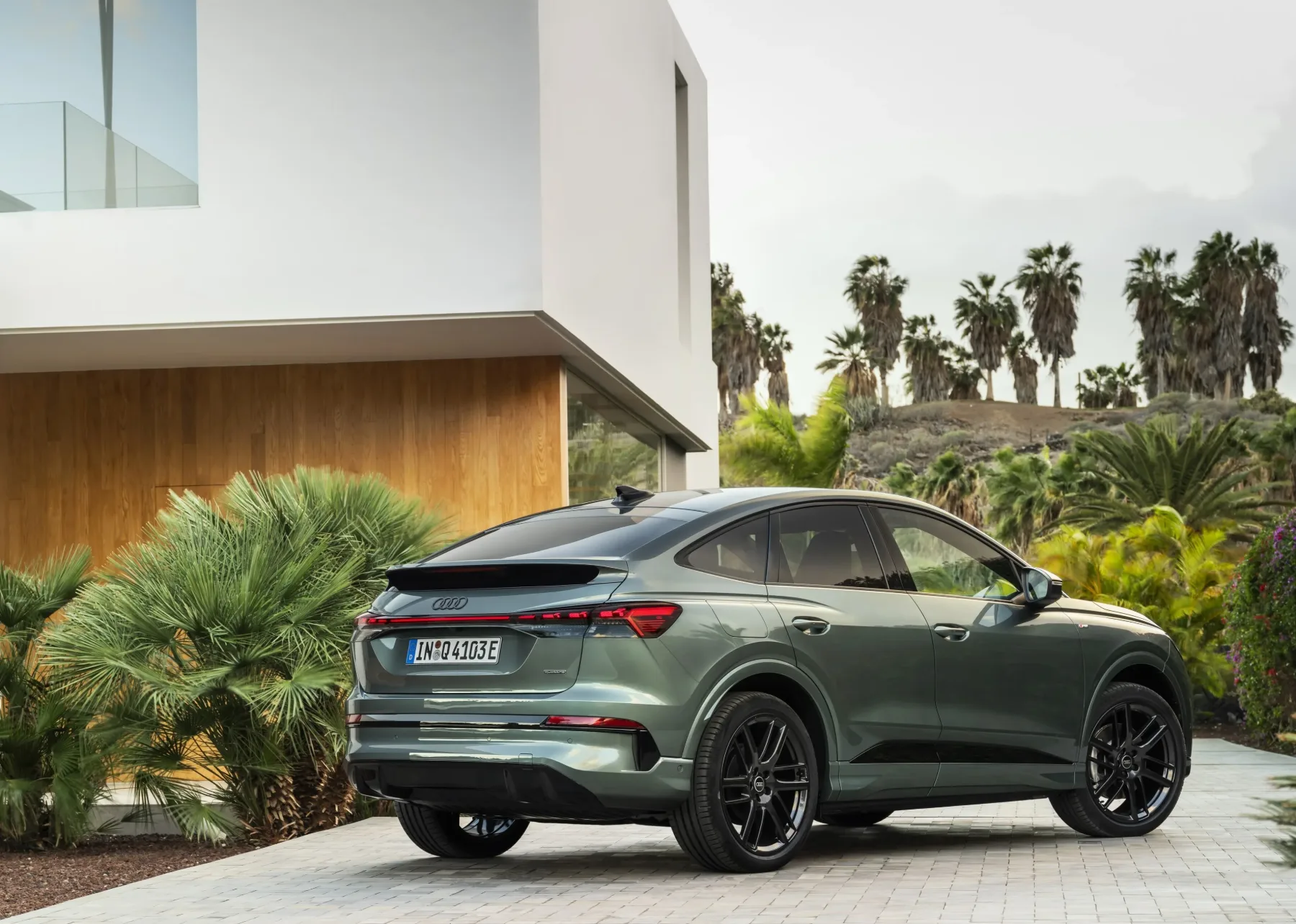 Prenovljeni Audi Q4 e-tron 2026: Električni bestseller, ki je končno obiskal telovadnico in dobil doktorat iz elektrotehnike