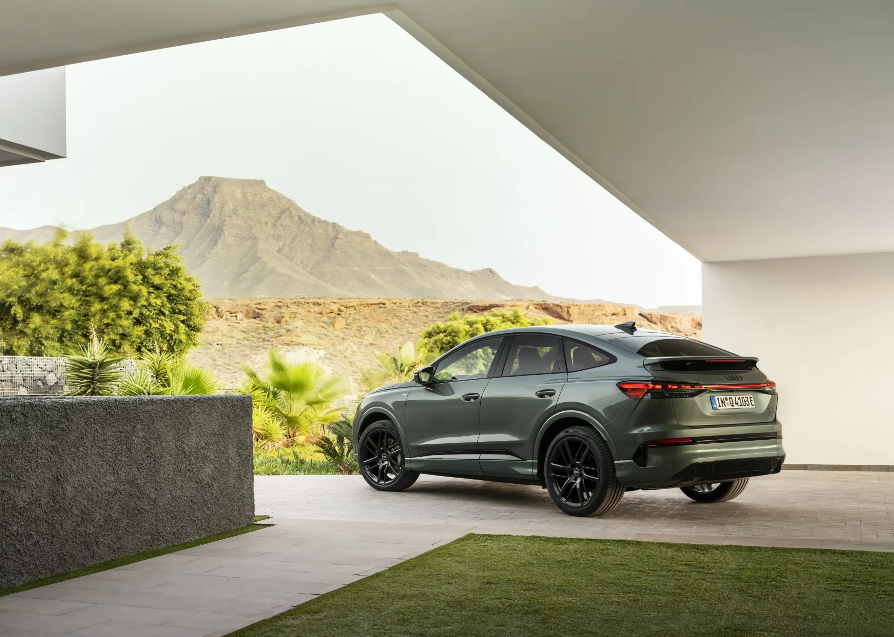 Prenovljeni Audi Q4 e-tron 2026: Električni bestseller, ki je končno obiskal telovadnico in dobil doktorat iz elektrotehnike