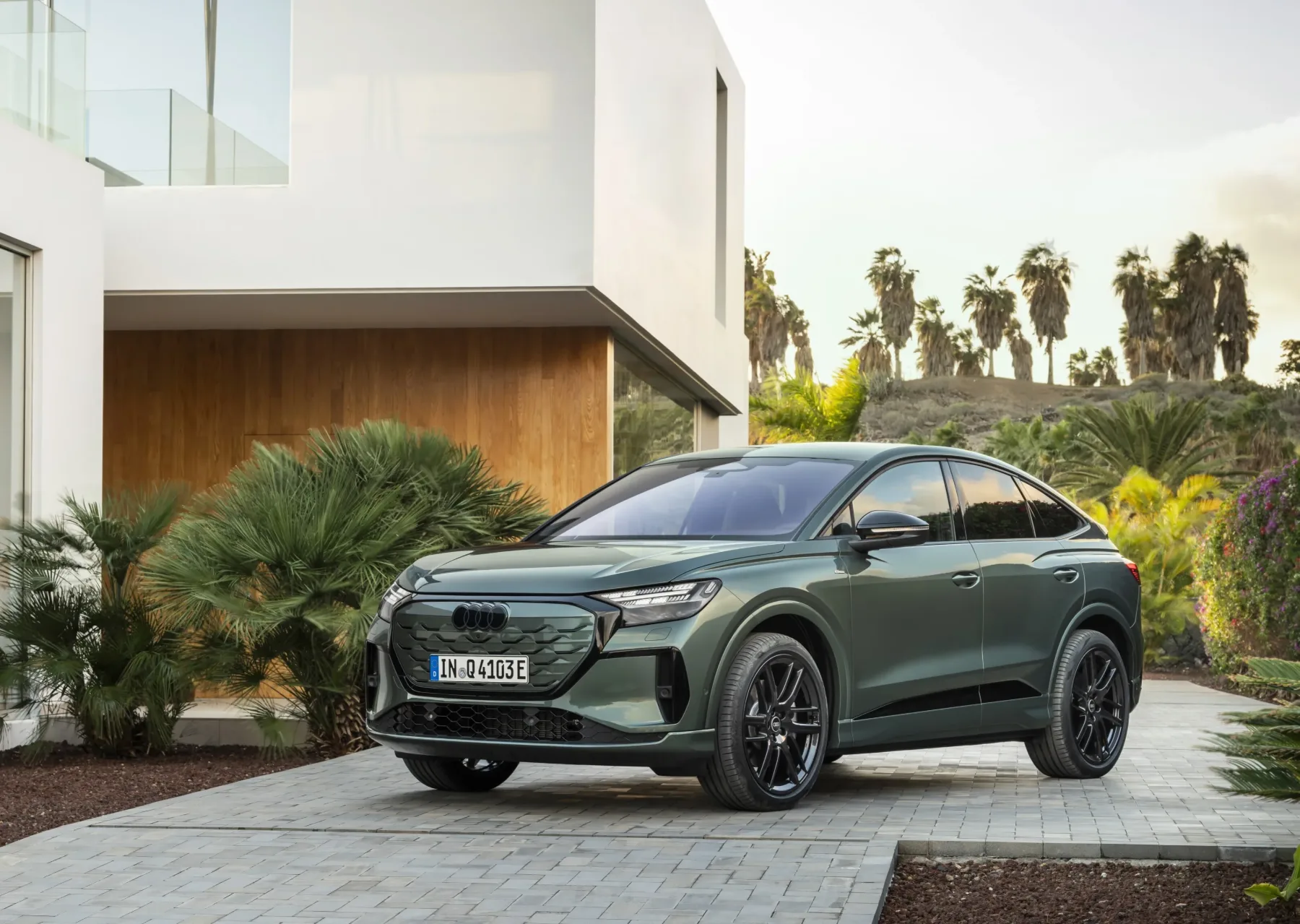 Prenovljeni Audi Q4 e-tron 2026: Električni bestseller, ki je končno obiskal telovadnico in dobil doktorat iz elektrotehnike
