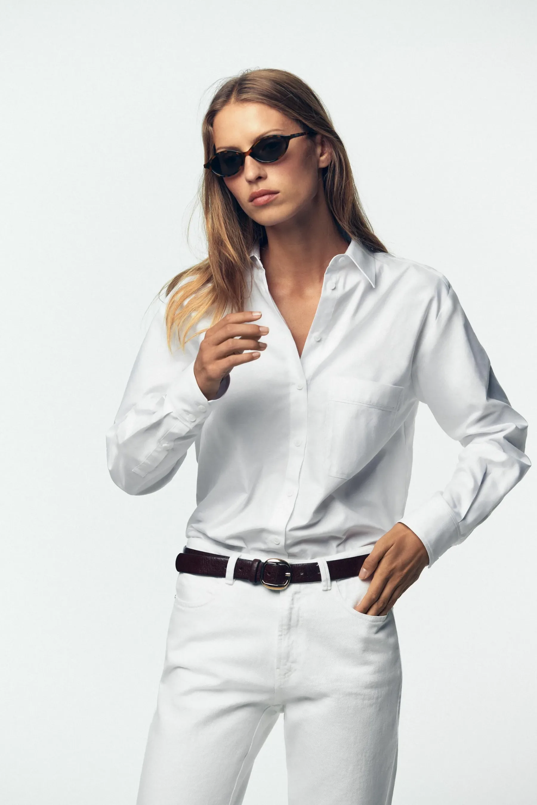 Preppy stil se vrača: 10 nepogrešljivih modnih kosov za “old money” stil zanjo in zanj