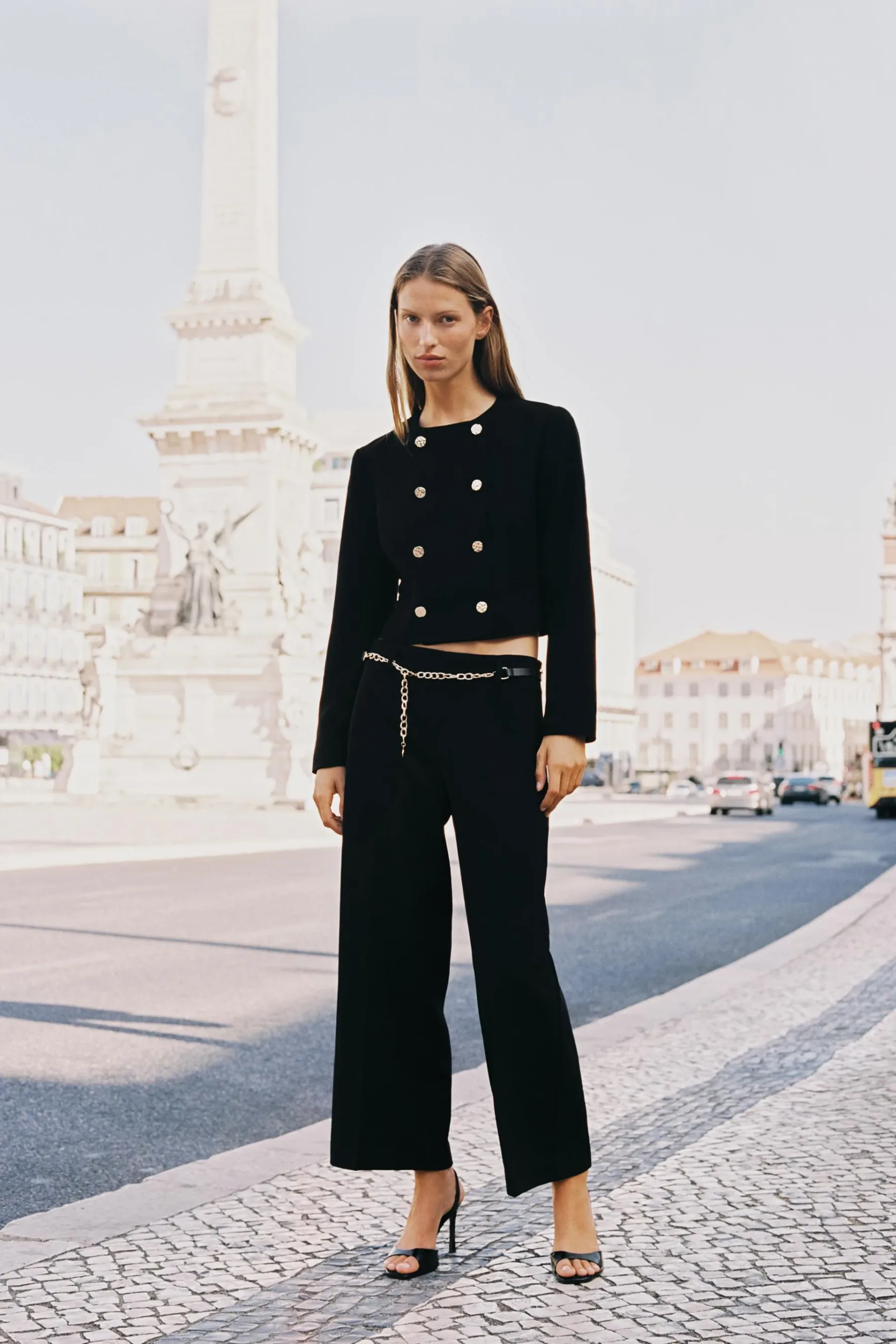 Preppy stil se vrača: 10 nepogrešljivih modnih kosov za “old money” stil zanjo in zanj