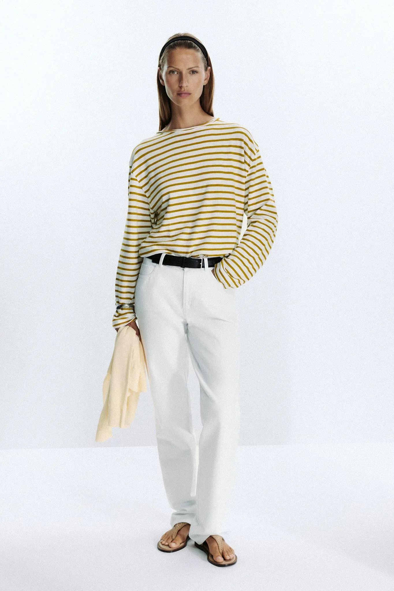 Preppy stil se vrača: 10 nepogrešljivih modnih kosov za “old money” stil zanjo in zanj