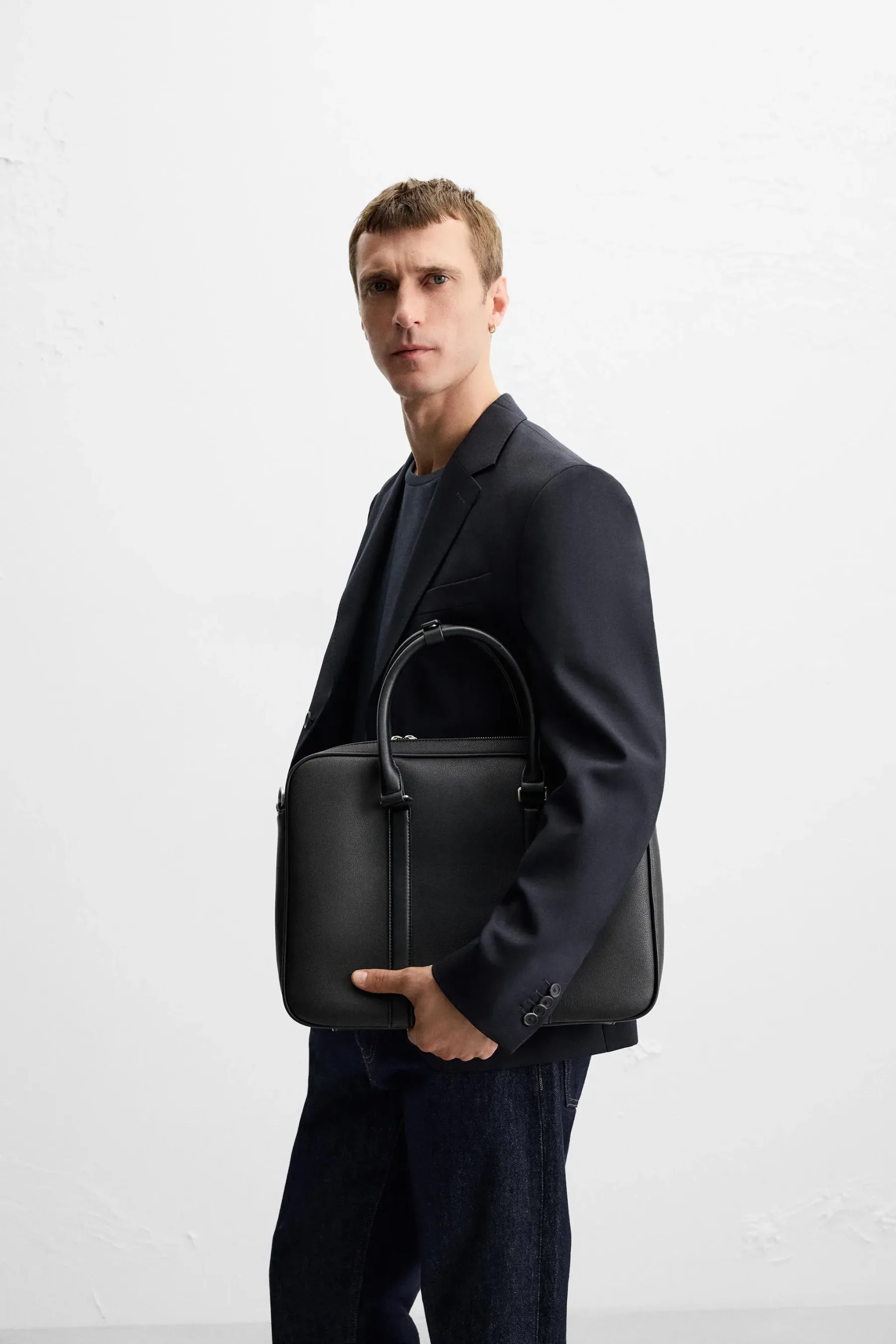 Preppy stil se vrača: 10 nepogrešljivih modnih kosov za “old money” stil zanjo in zanj