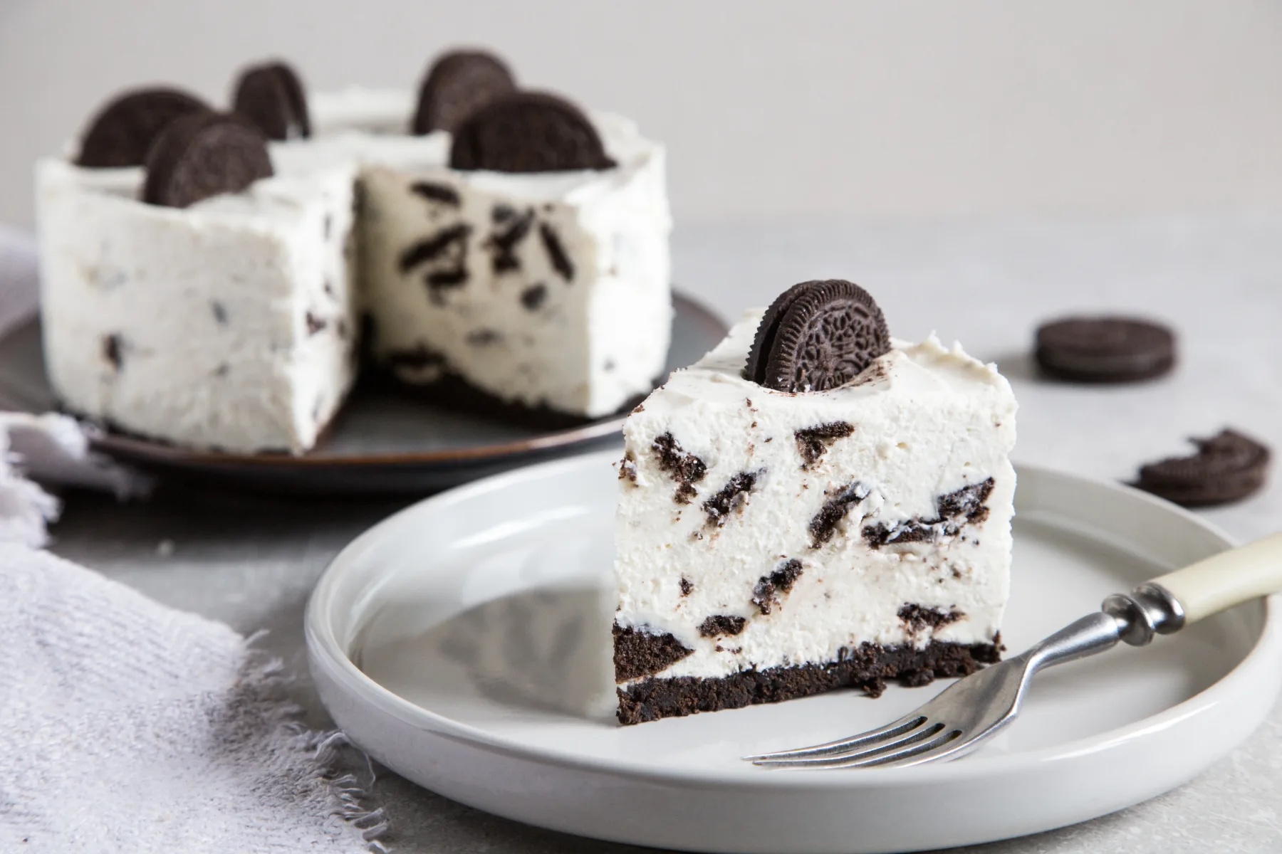 Preprost recept za Oreo cheesecake, ki vas bo navdušil