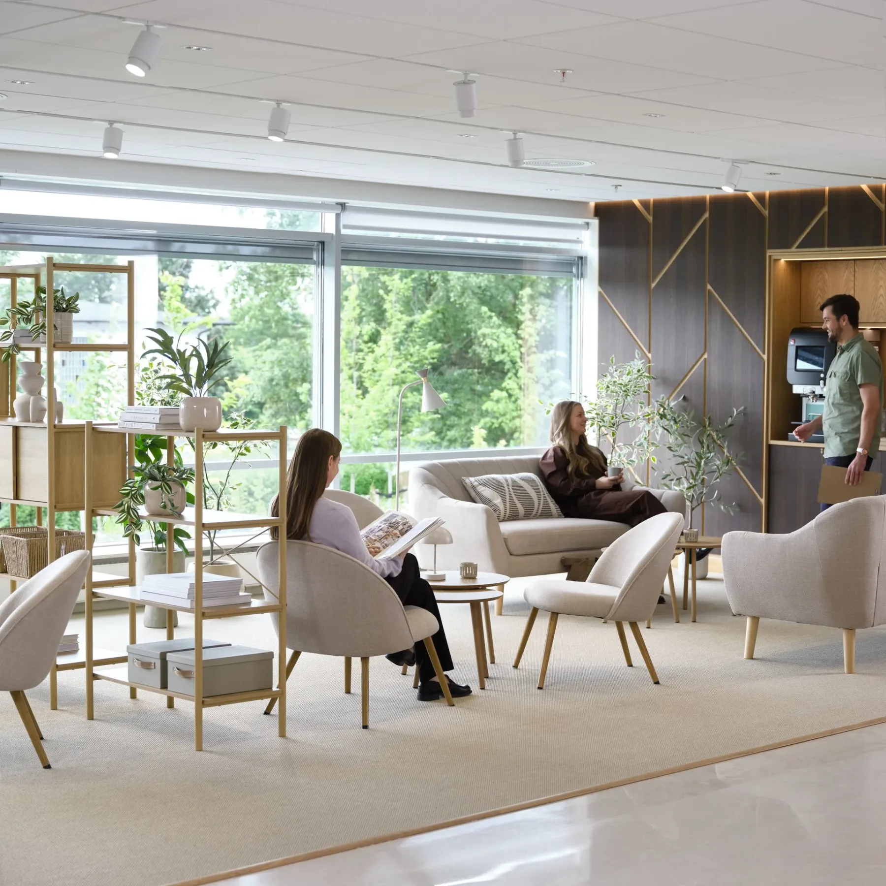Preuredite pisarno (Office), ko ste “Out of Office”