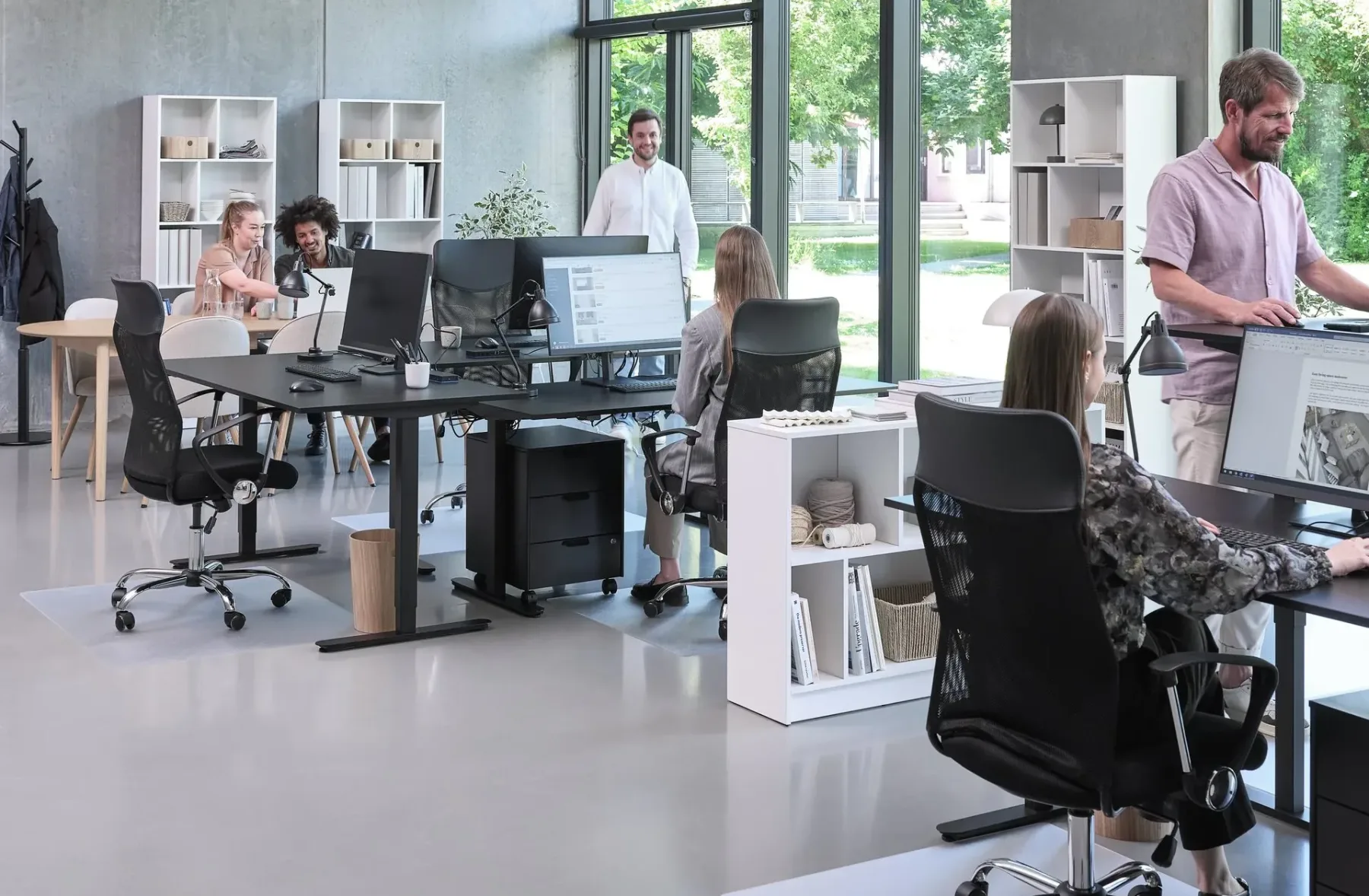 Preuredite pisarno (Office), ko ste “Out of Office”
