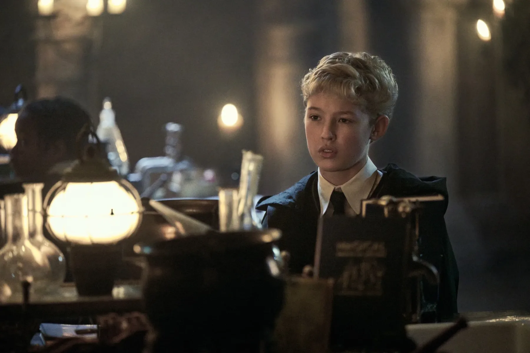 Pripravite čarobne palice: HBO razkril prvi vpogled v novo serijo Harry Potter!