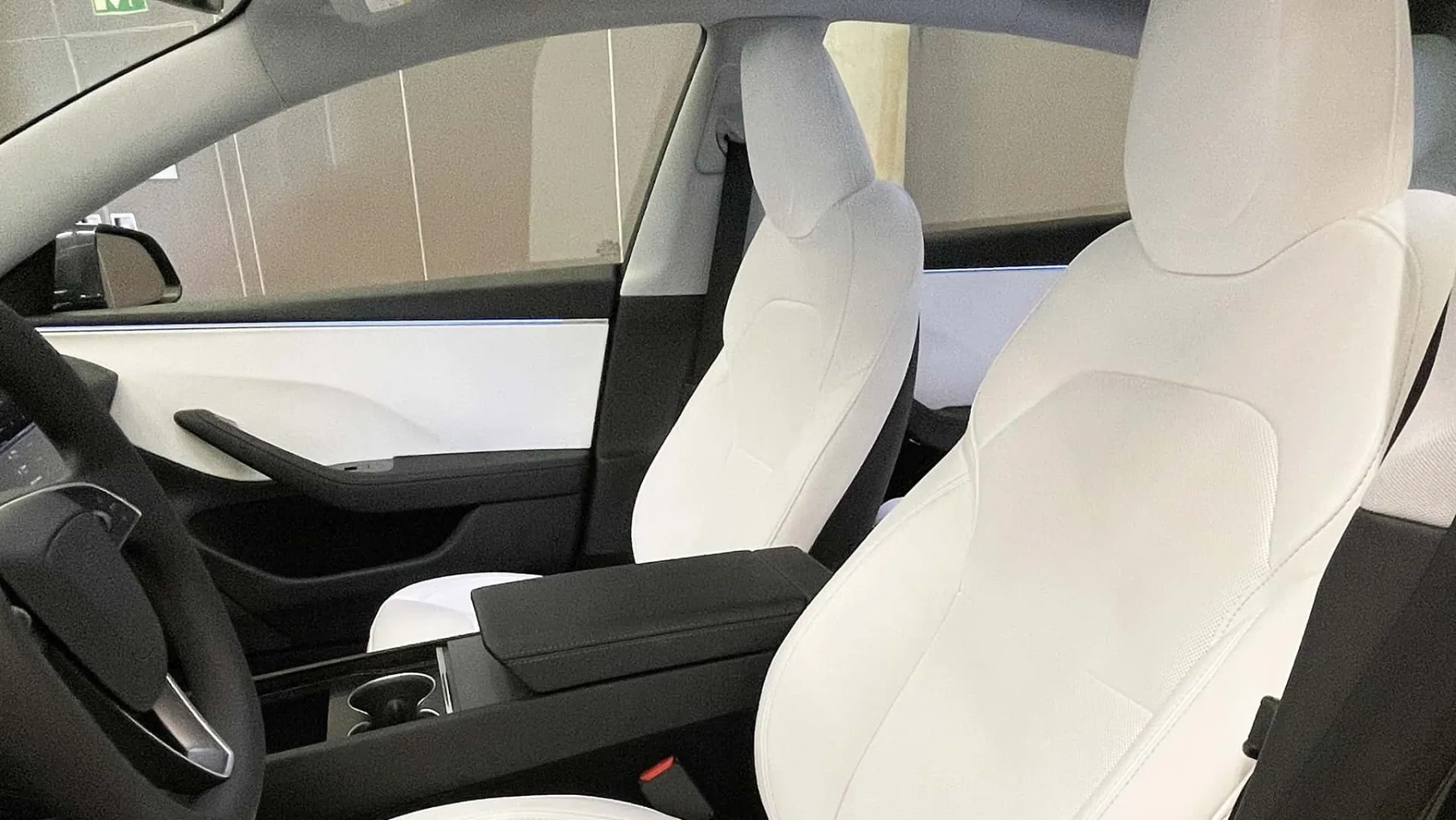 Prodajne številke Tesla 2024: med uspehi na Kitajskem in sencami neizpolnjenih pričakovanj