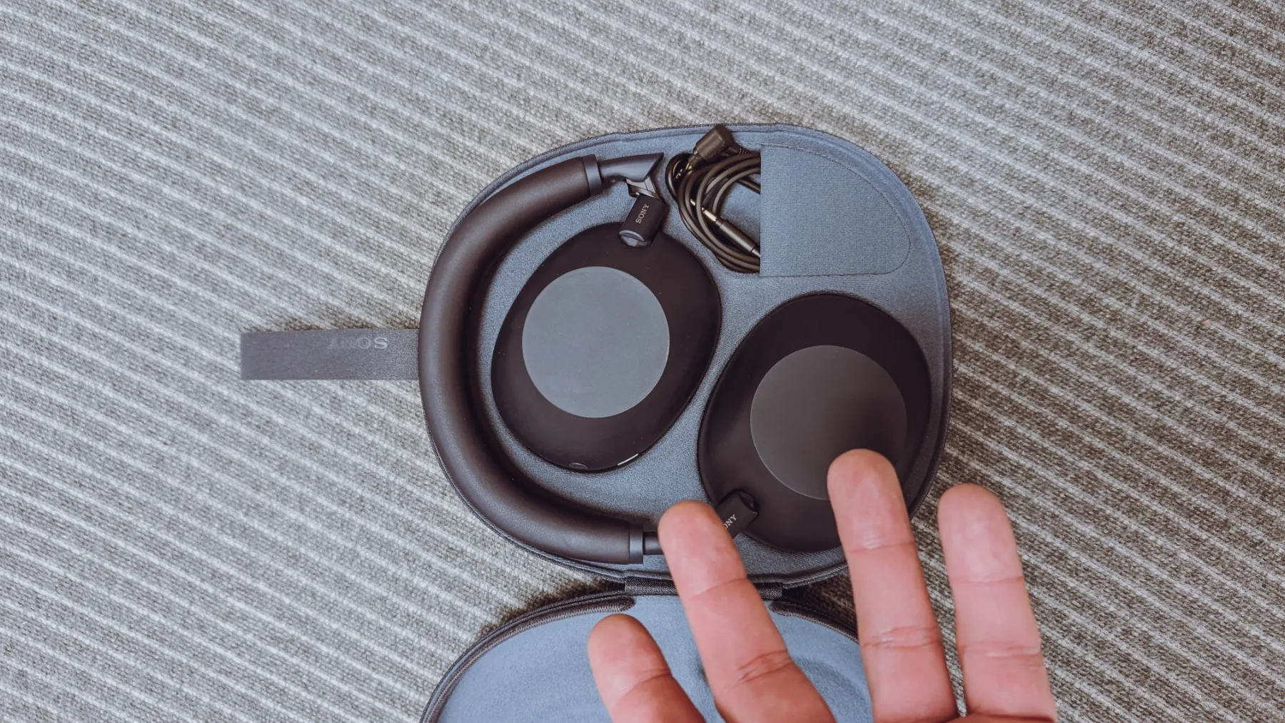 Prvi test: nove Sony WH-1000XM6 je nesporni kralj med slušalkami, ki je spet stopil na prestol