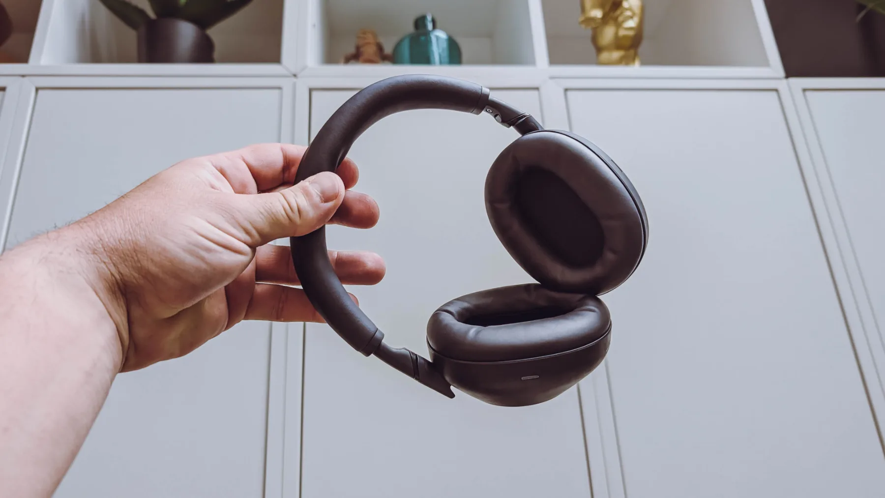Prvi test: nove Sony WH-1000XM6 je nesporni kralj med slušalkami, ki je spet stopil na prestol