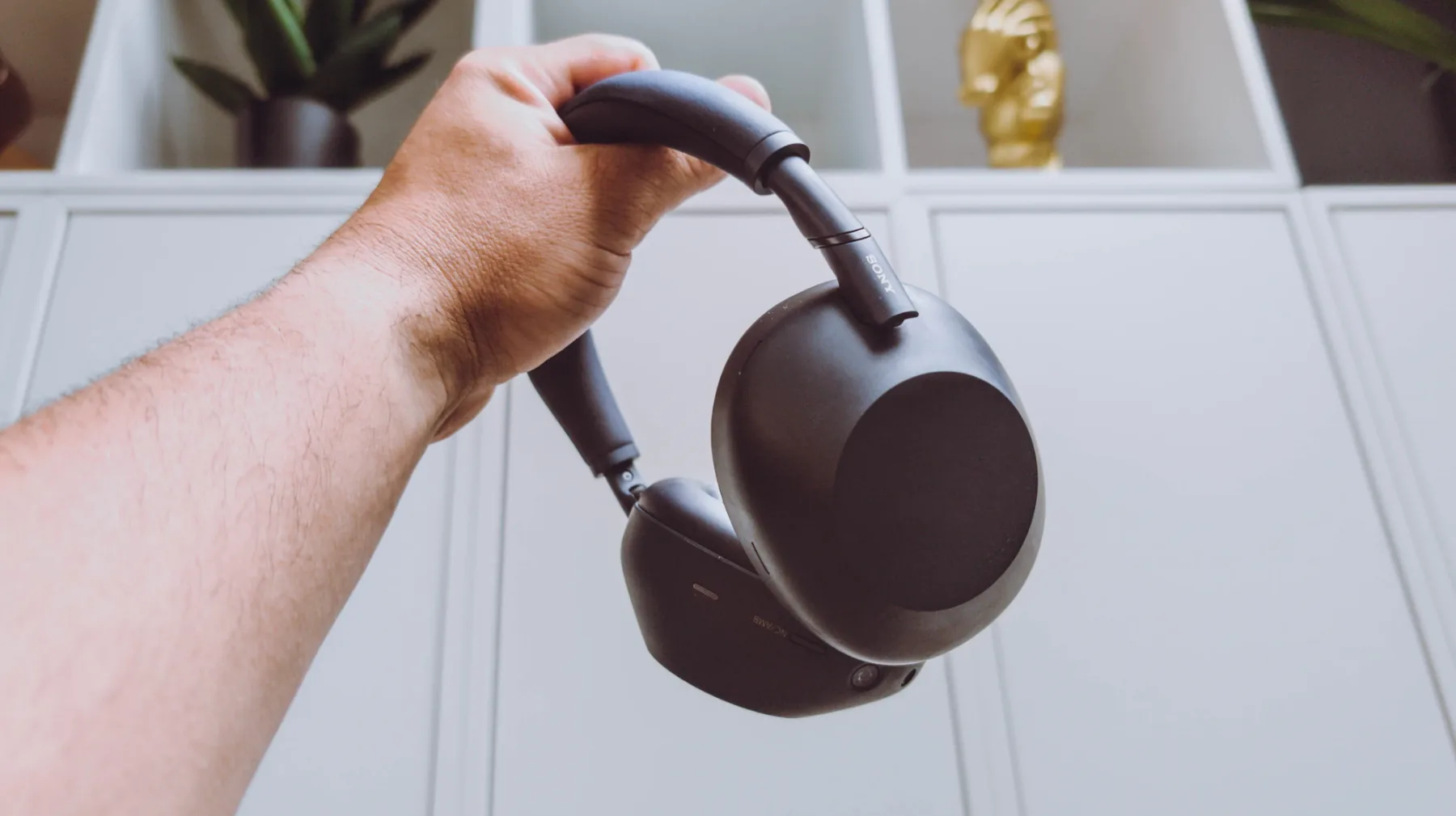 Prvi test: nove Sony WH-1000XM6 je nesporni kralj med slušalkami, ki je spet stopil na prestol