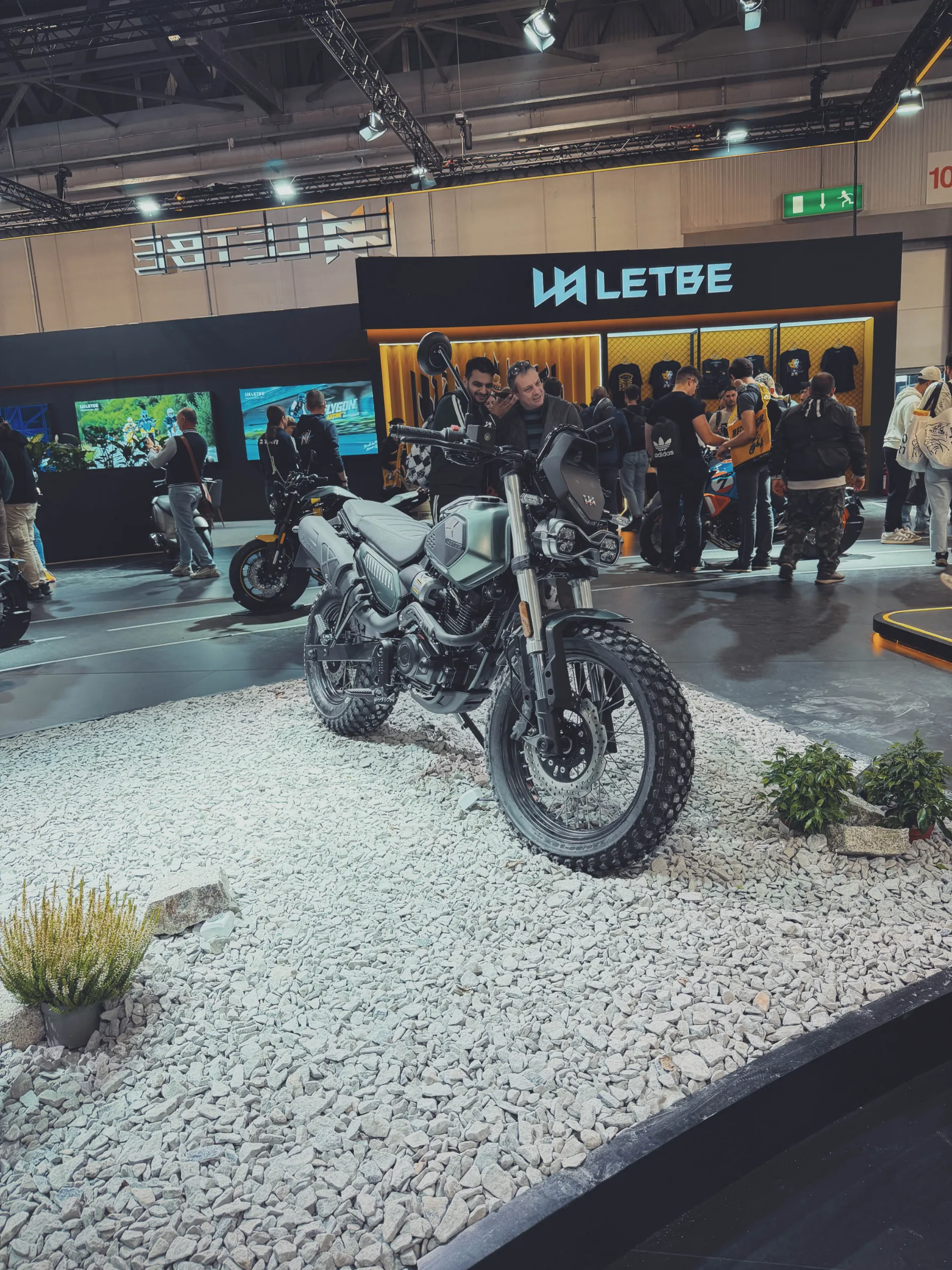 Prvi vtis: novi LETBE Flygon 125 ABS – Mali trail za urbanega divjaka, ki ga ne ustavi niti makadam (EICMA 2025)