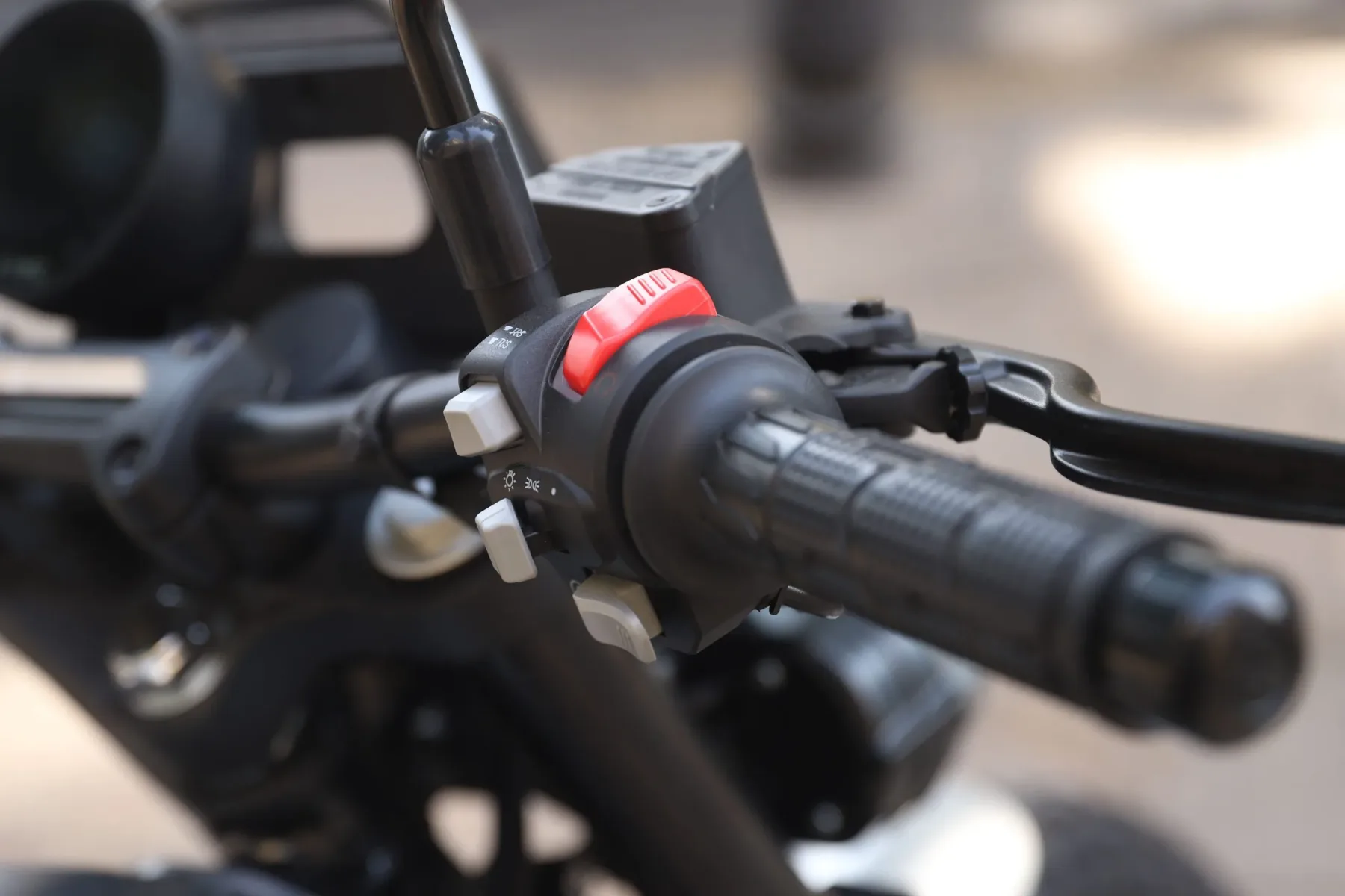 Prvi vtis: novi LETBE Flygon 125 ABS – Mali trail za urbanega divjaka, ki ga ne ustavi niti makadam (EICMA 2025)