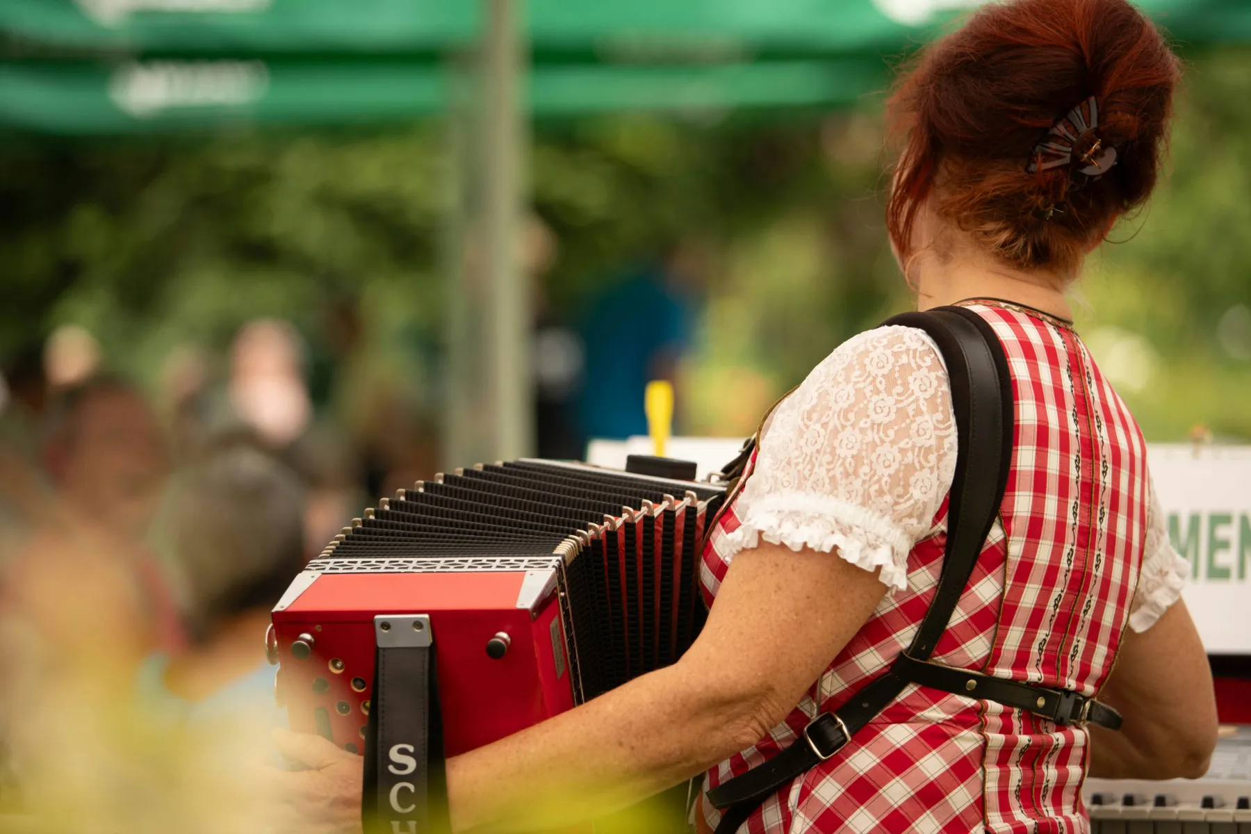 Prvič na Oktoberfestu? Tukaj je vaš popolni vodnik z najboljšimi pivskimi šotori in nasveti za nepozabno doživetje