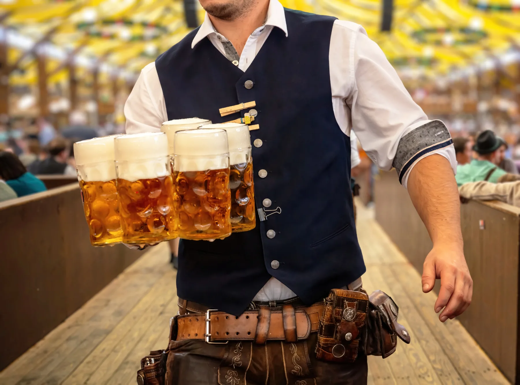 Prvič na Oktoberfestu? Tukaj je vaš popolni vodnik z najboljšimi pivskimi šotori in nasveti za nepozabno doživetje