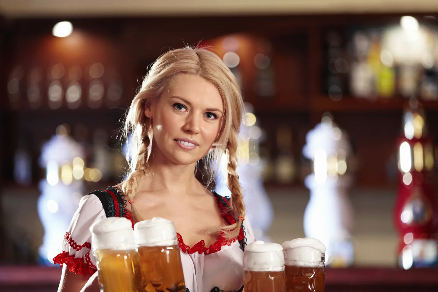 Prvič na Oktoberfestu? Tukaj je vaš popolni vodnik z najboljšimi pivskimi šotori in nasveti za nepozabno doživetje