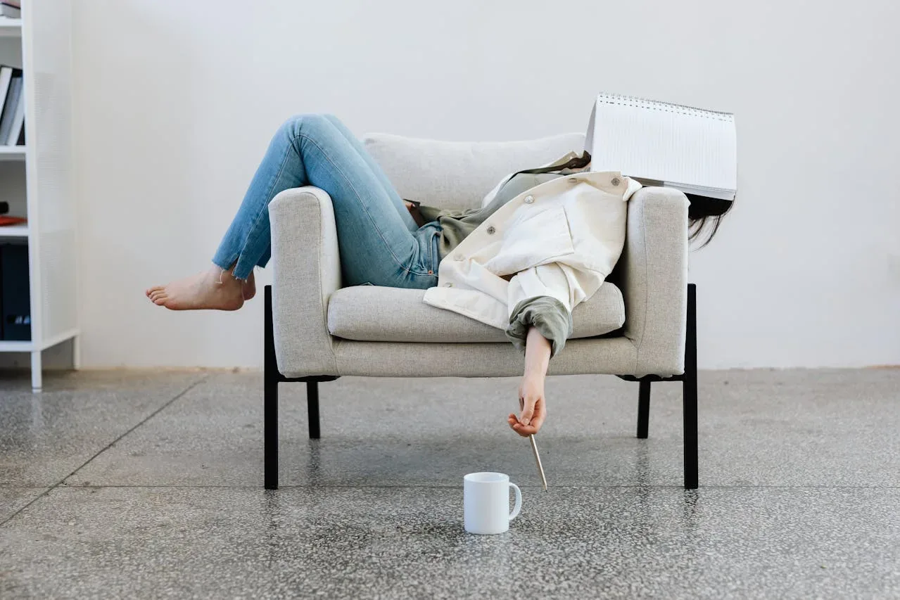 Psihologi razkrivajo, kaj pomeni, če začutite olajšanje, ko nekdo odpove planirano druženje