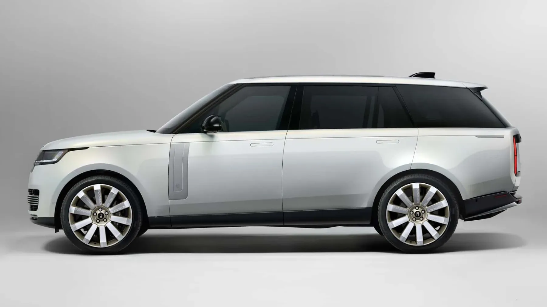 Range Rover SV Pearl Luster: Unikatni prestižni SUV, ki ga ne boste mogli kupiti, tudi če imate preveč denarja