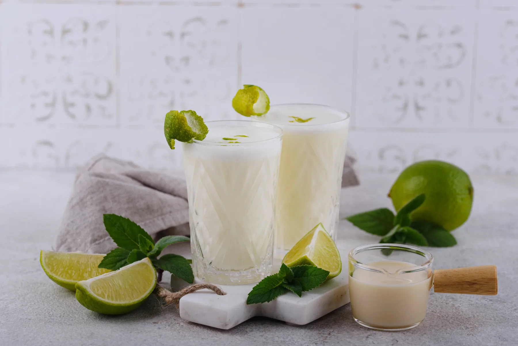 Recept: Brazilska bela limonada, osvežilna poletna pijača