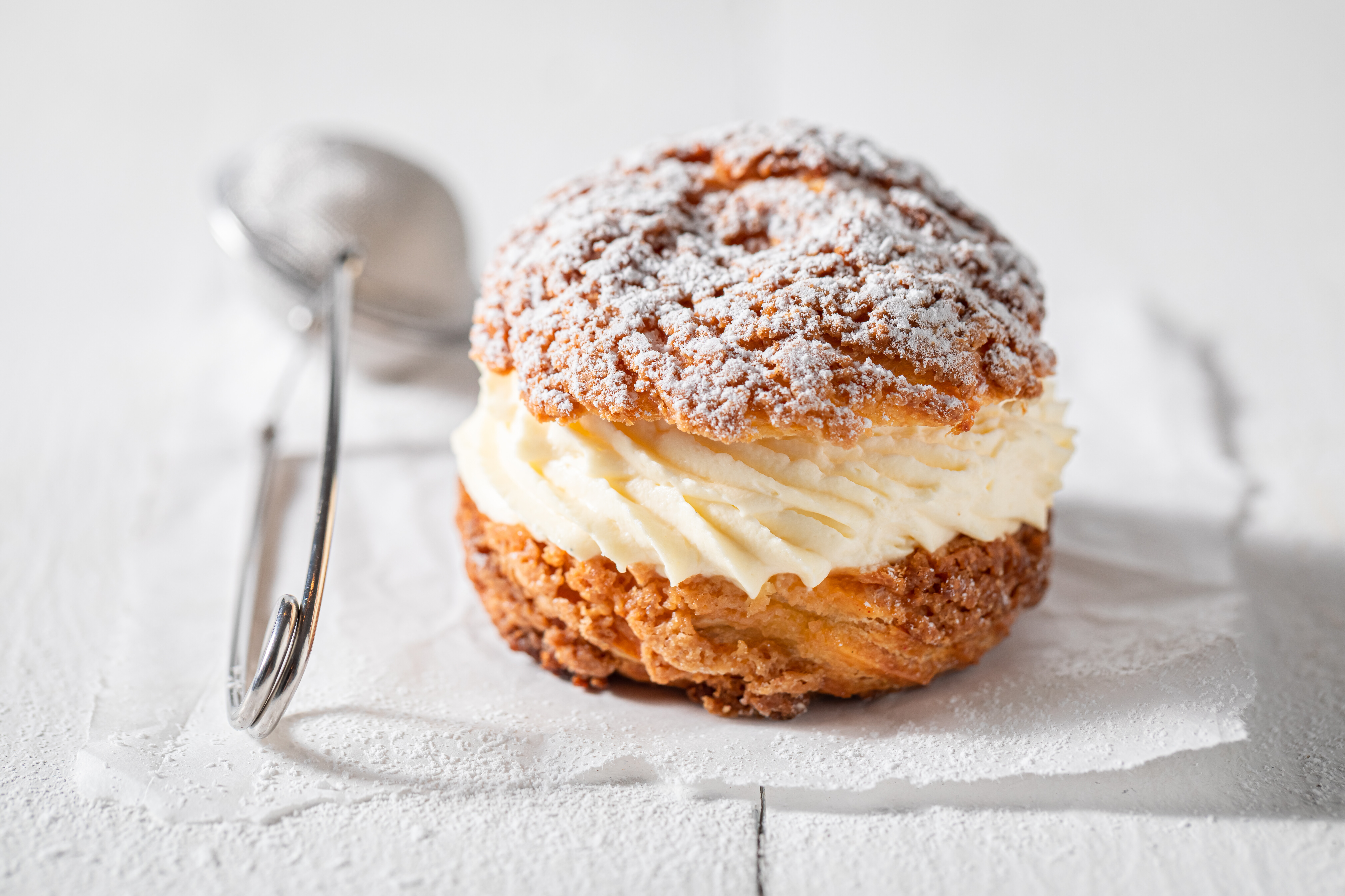 Recept: enostavni princeskini krofi (kremni puhki)