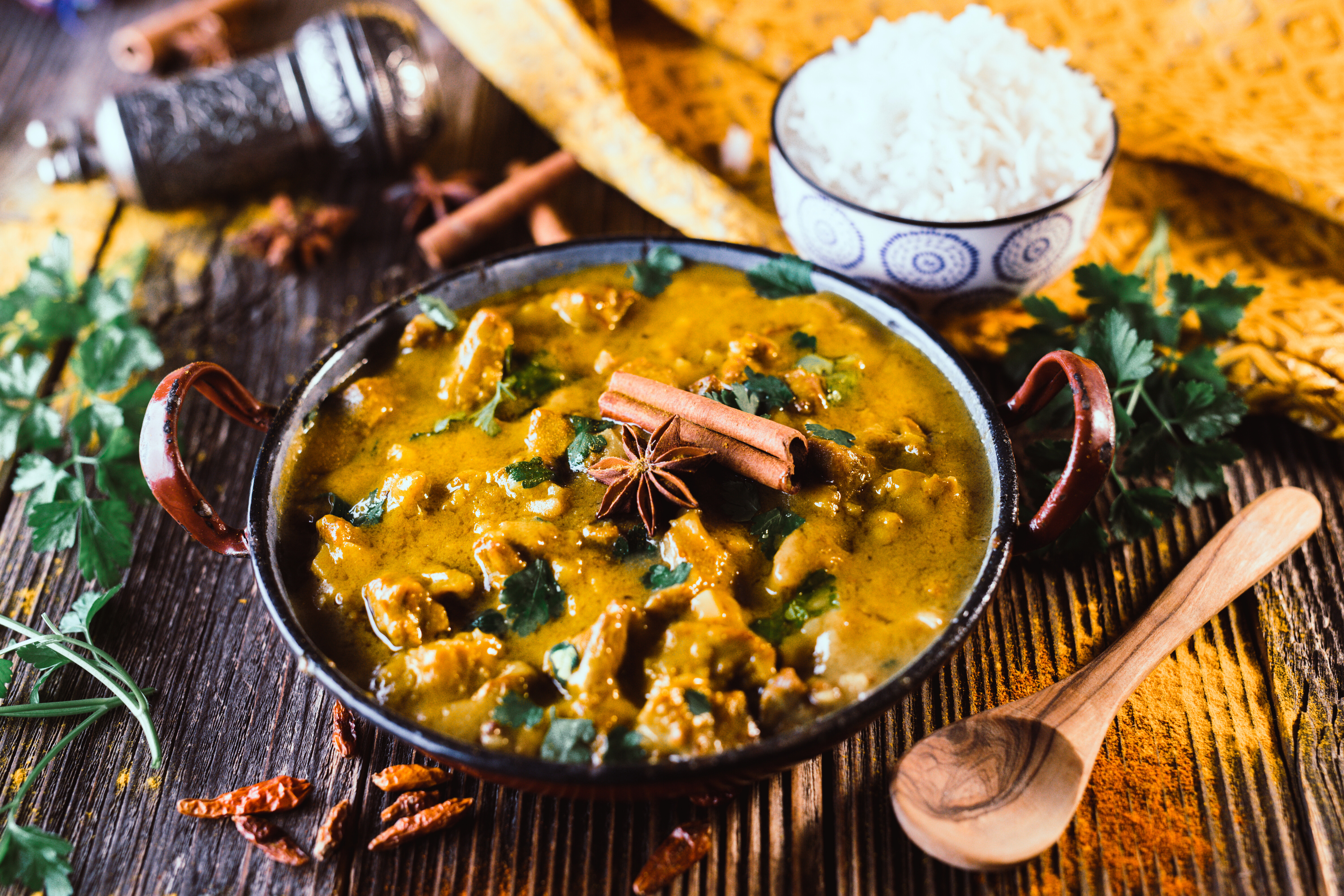 Recept: enostavni vegetarijanski curry iz šampinjonov