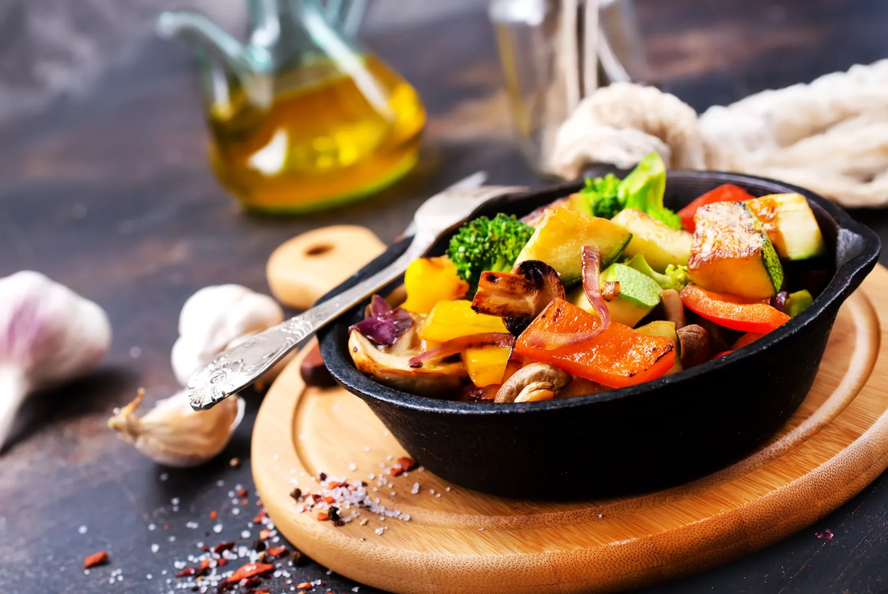 Recept: izkoristite sezono sveže zelenjave in pripravite pečeno zelenjavo s paradižnikovo omako