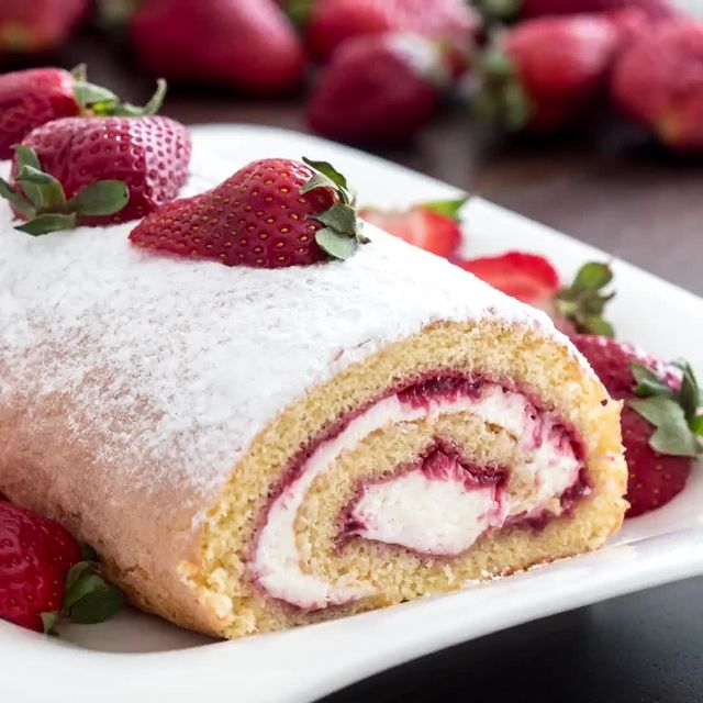 Recept: jagodna rulada na najbolj enostaven način