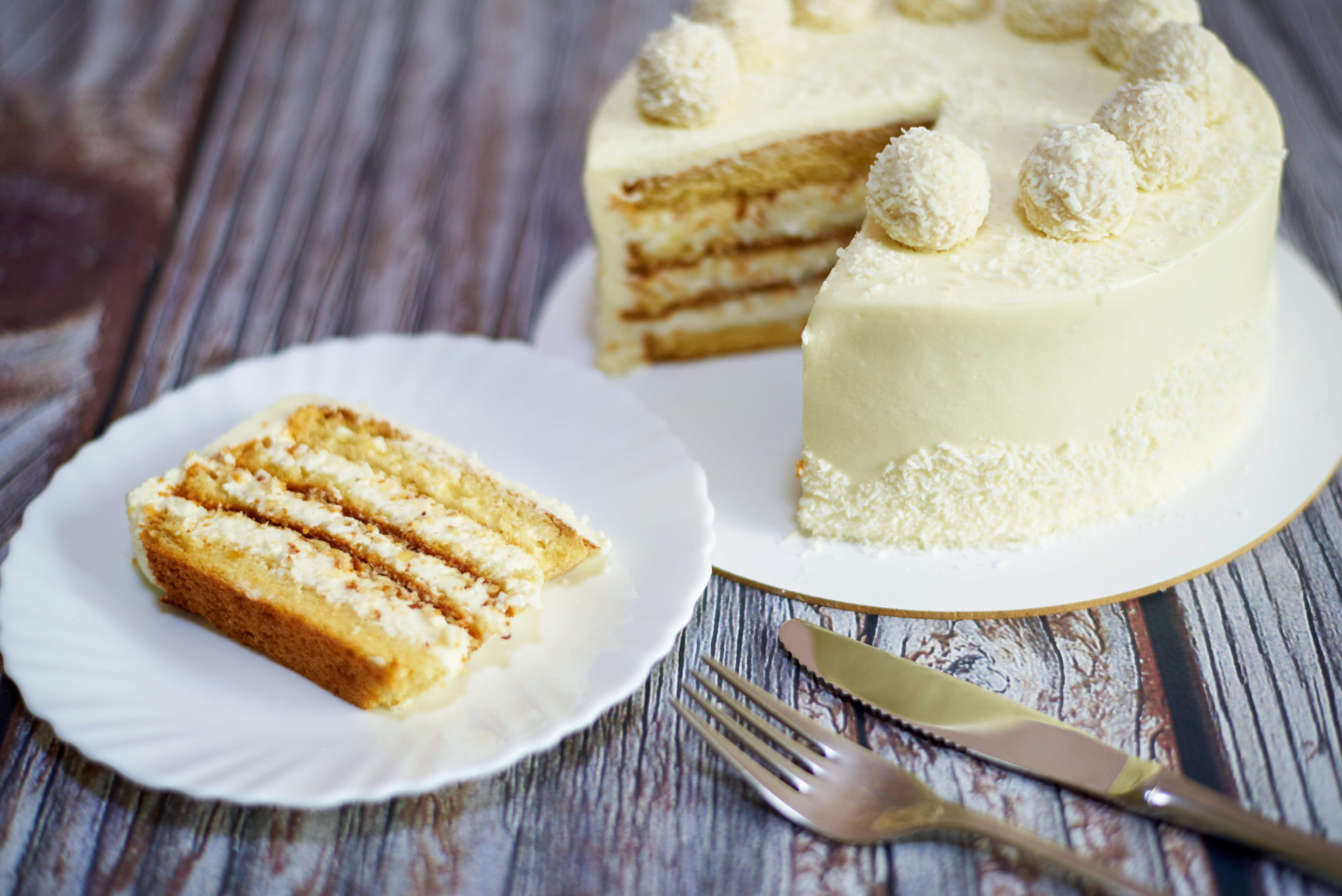 Recept: kremna kokosova torta – Raffaello torta