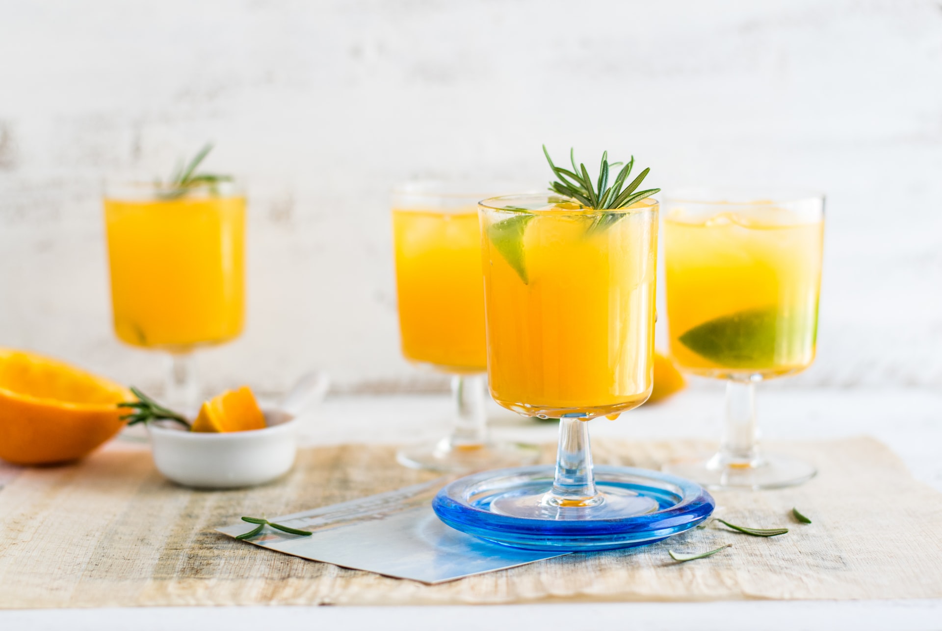 Recept: Mimoza koktajl s penino – osvežilen pomladni kotajl