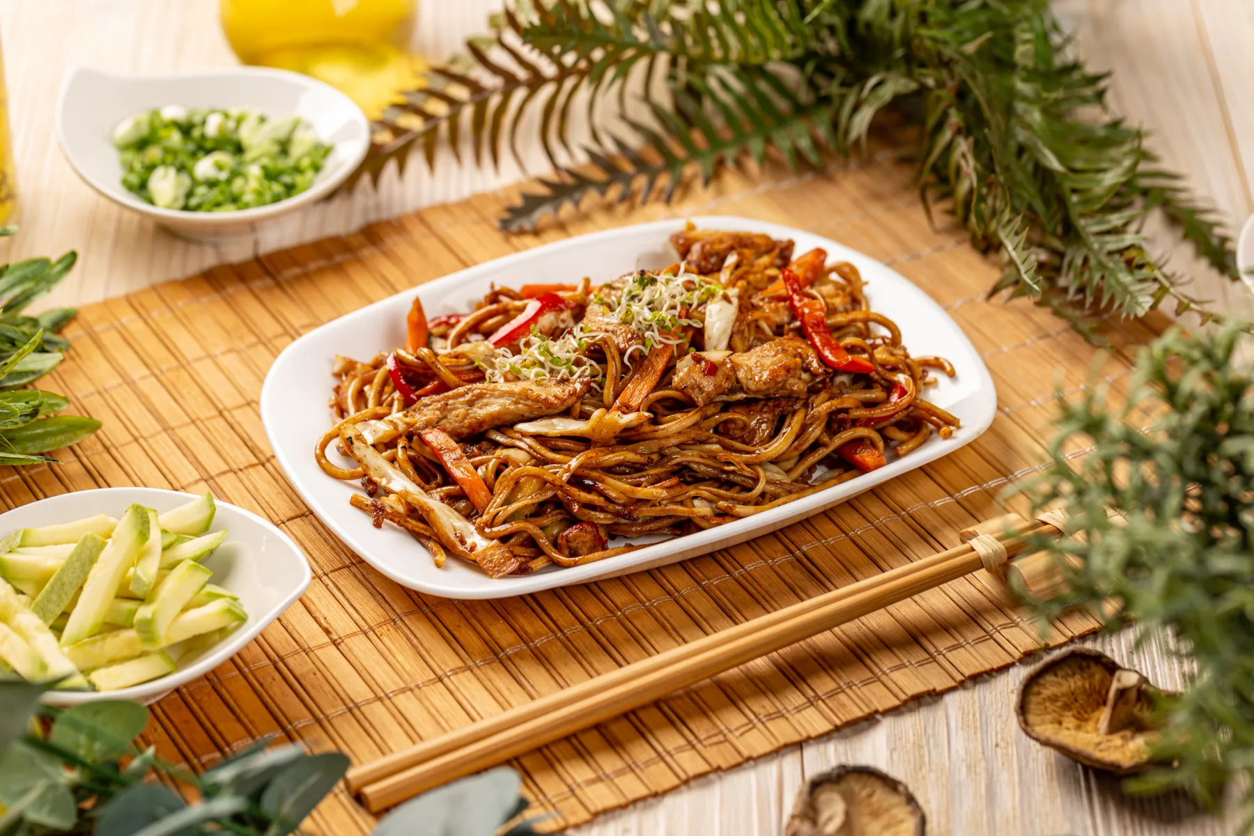 Recept: piščančji Chow Mein, okusna azijska klasika na vašem krožniku