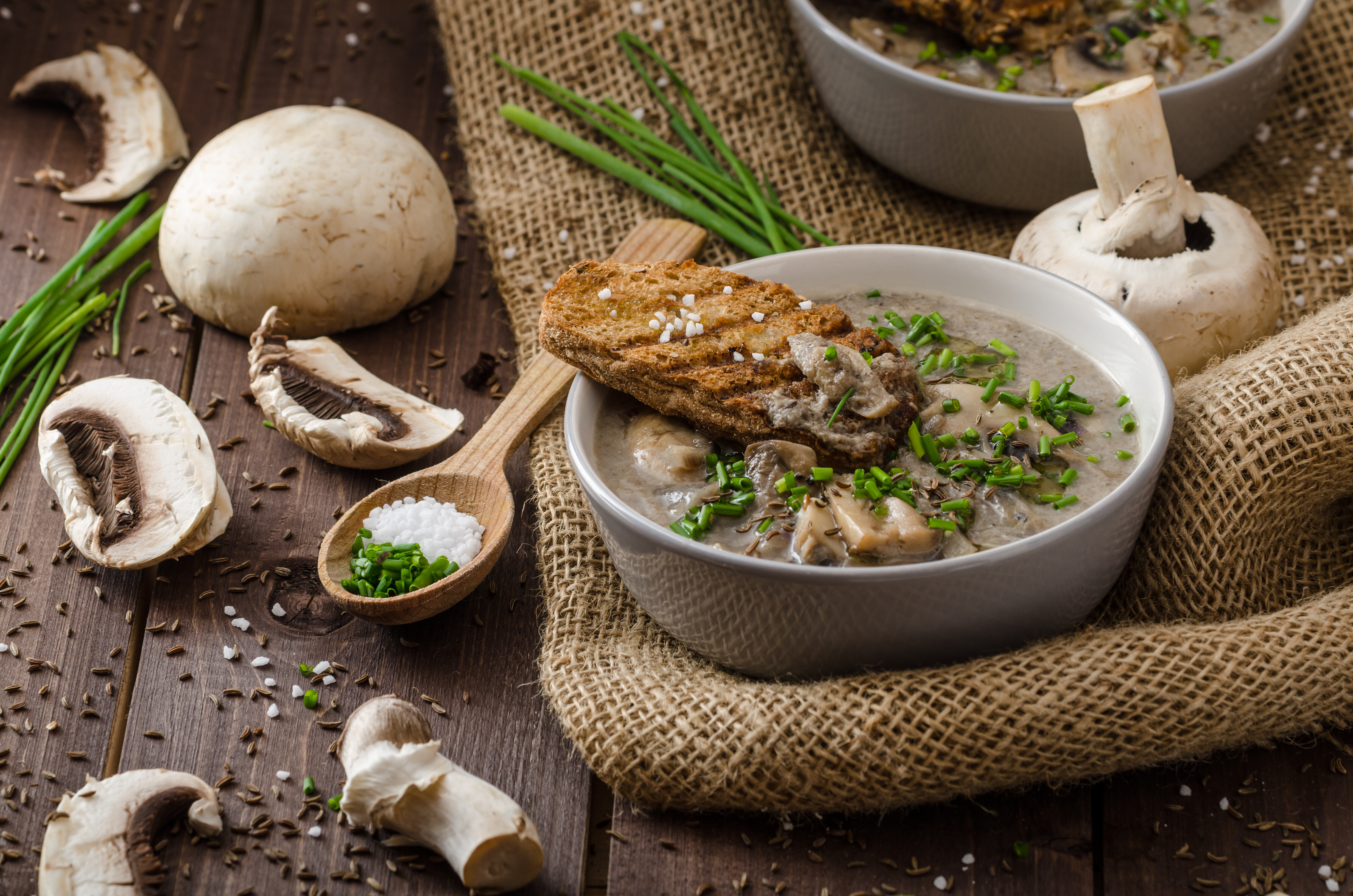 Recept: slastna gobova juha z zelenjavo za hladne dni