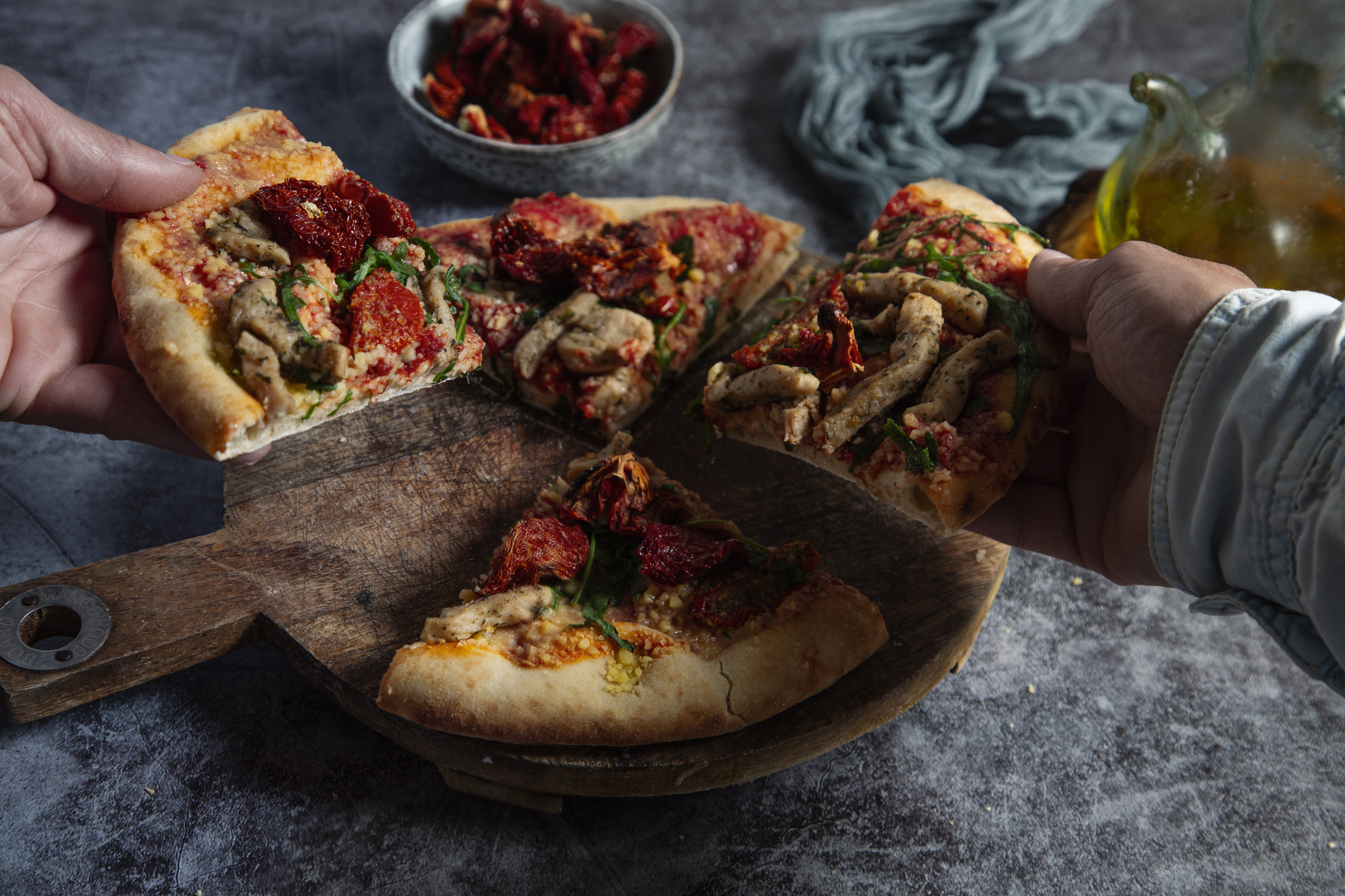Recept: veganska pica caponata, za katero ne potrebujete pečice