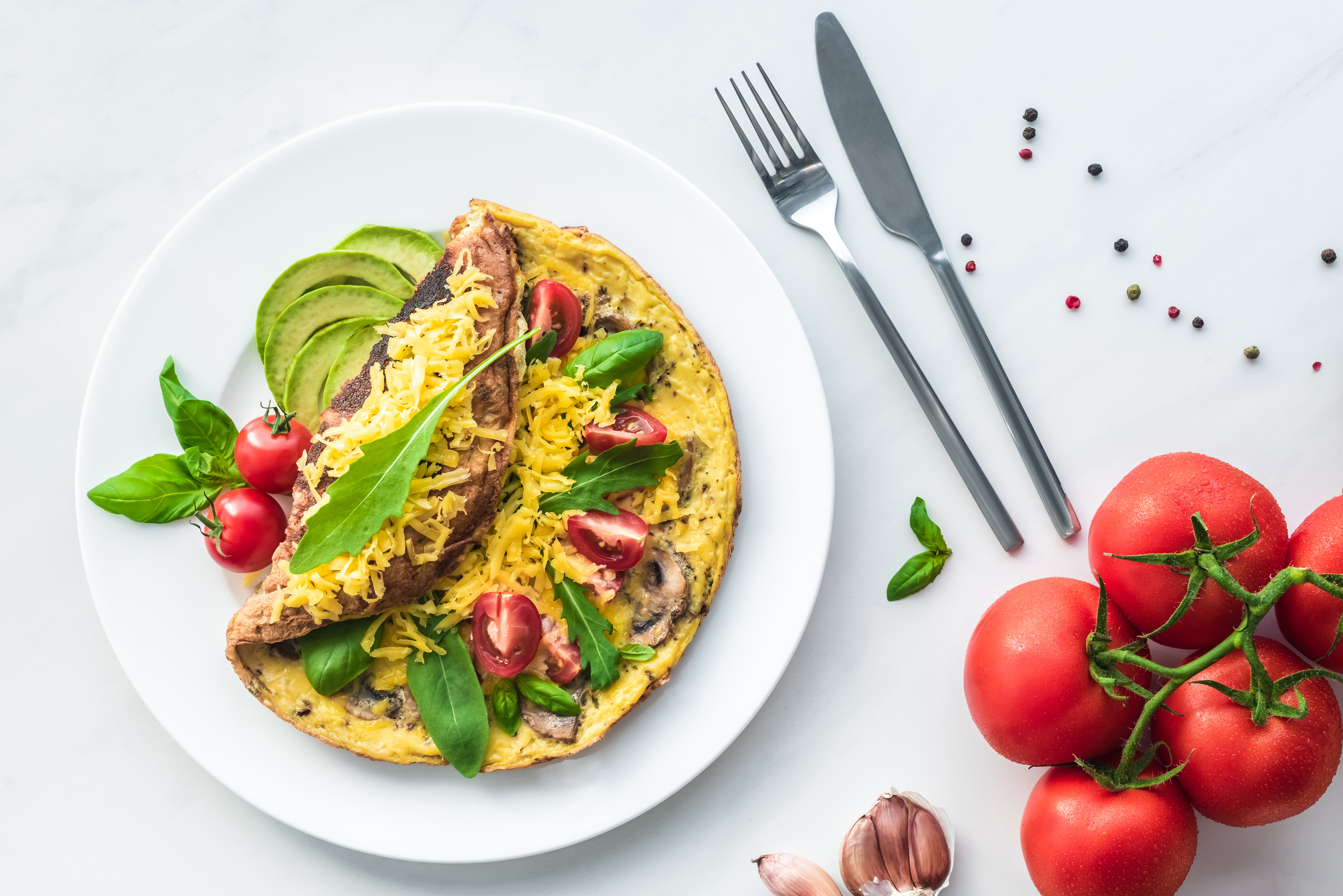 Recept: zelenjavna omleta z avokadom