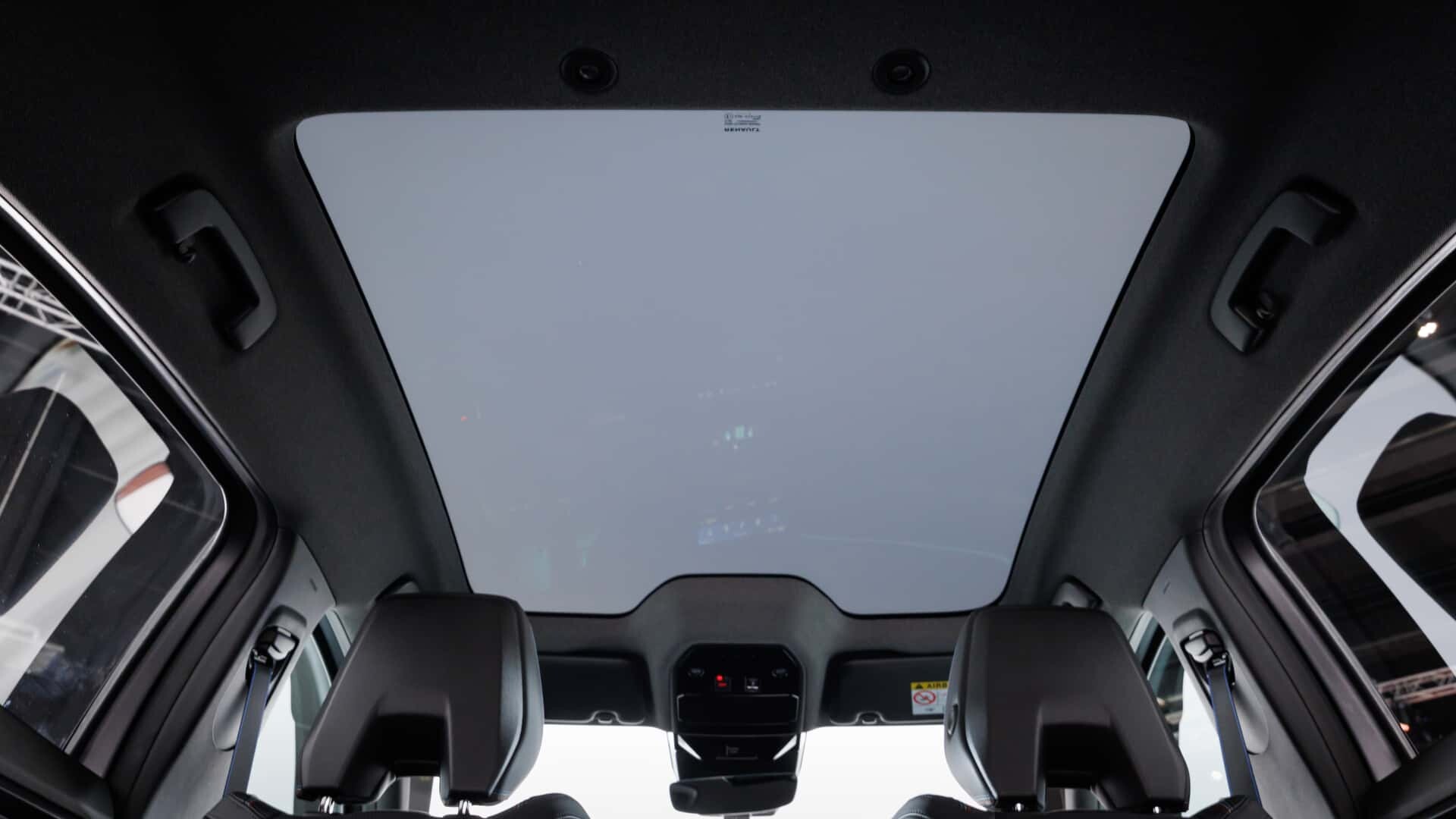 Renault razkriva – Renault Rafale: hibridni coupe-SUV s 300 konji in eleganco letalske industrije