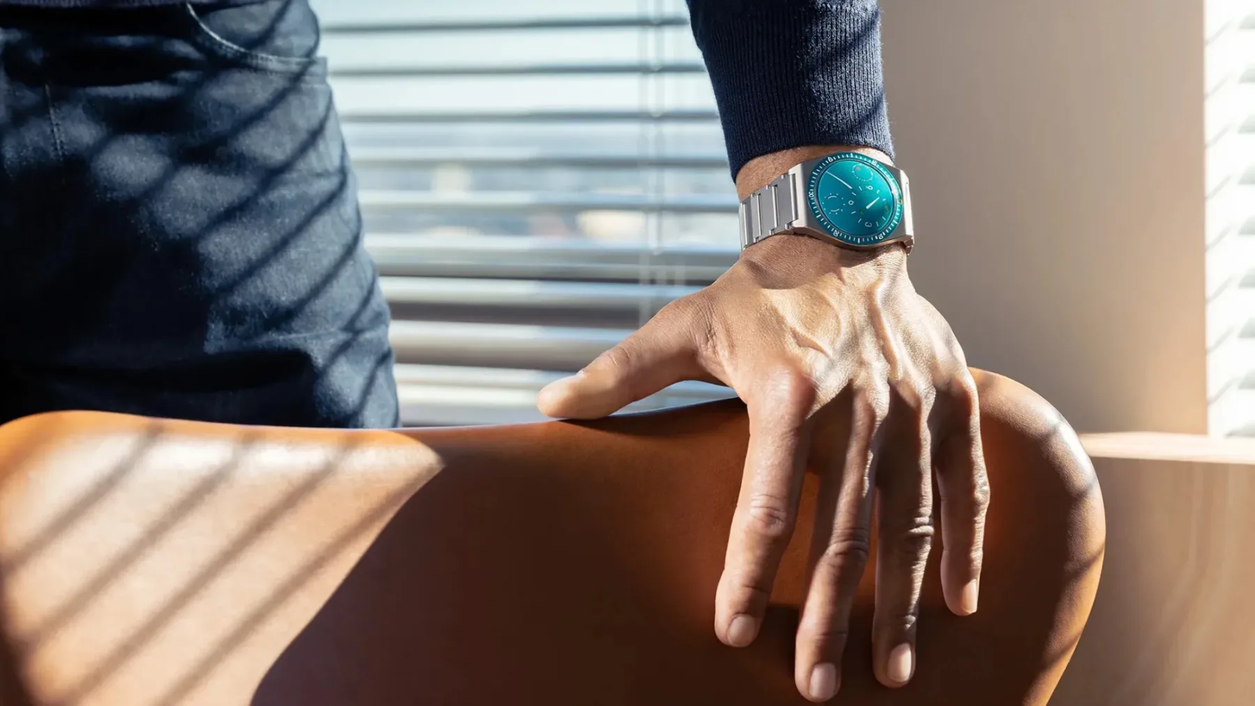 Ressence Type 7 je prva ura znamke z GMT funkcijo – in končno ima tudi športno dušo