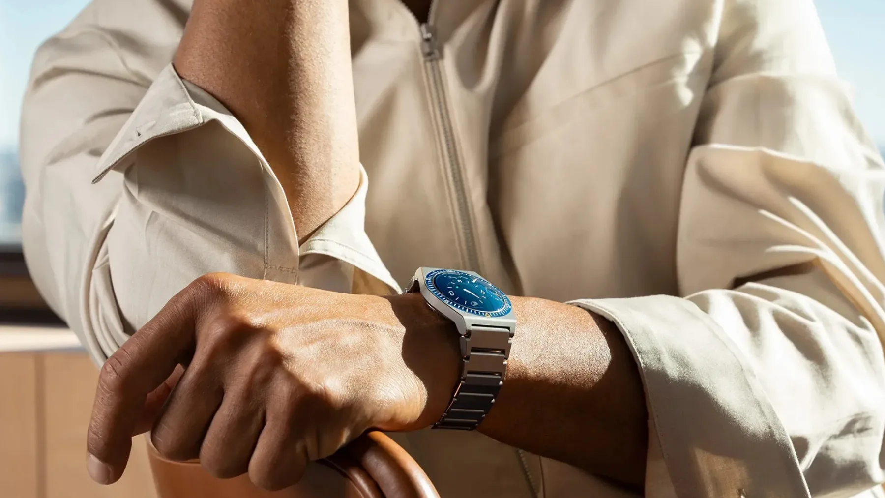 Ressence Type 7 je prva ura znamke z GMT funkcijo – in končno ima tudi športno dušo