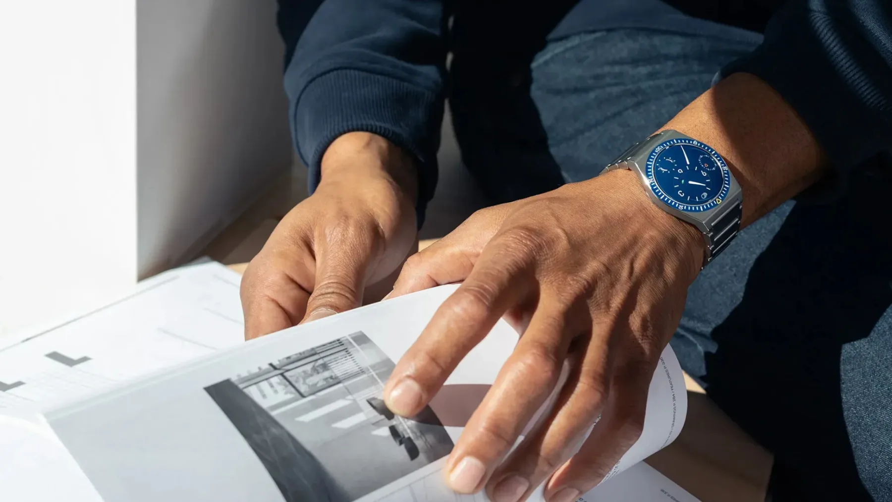 Ressence Type 7 je prva ura znamke z GMT funkcijo – in končno ima tudi športno dušo