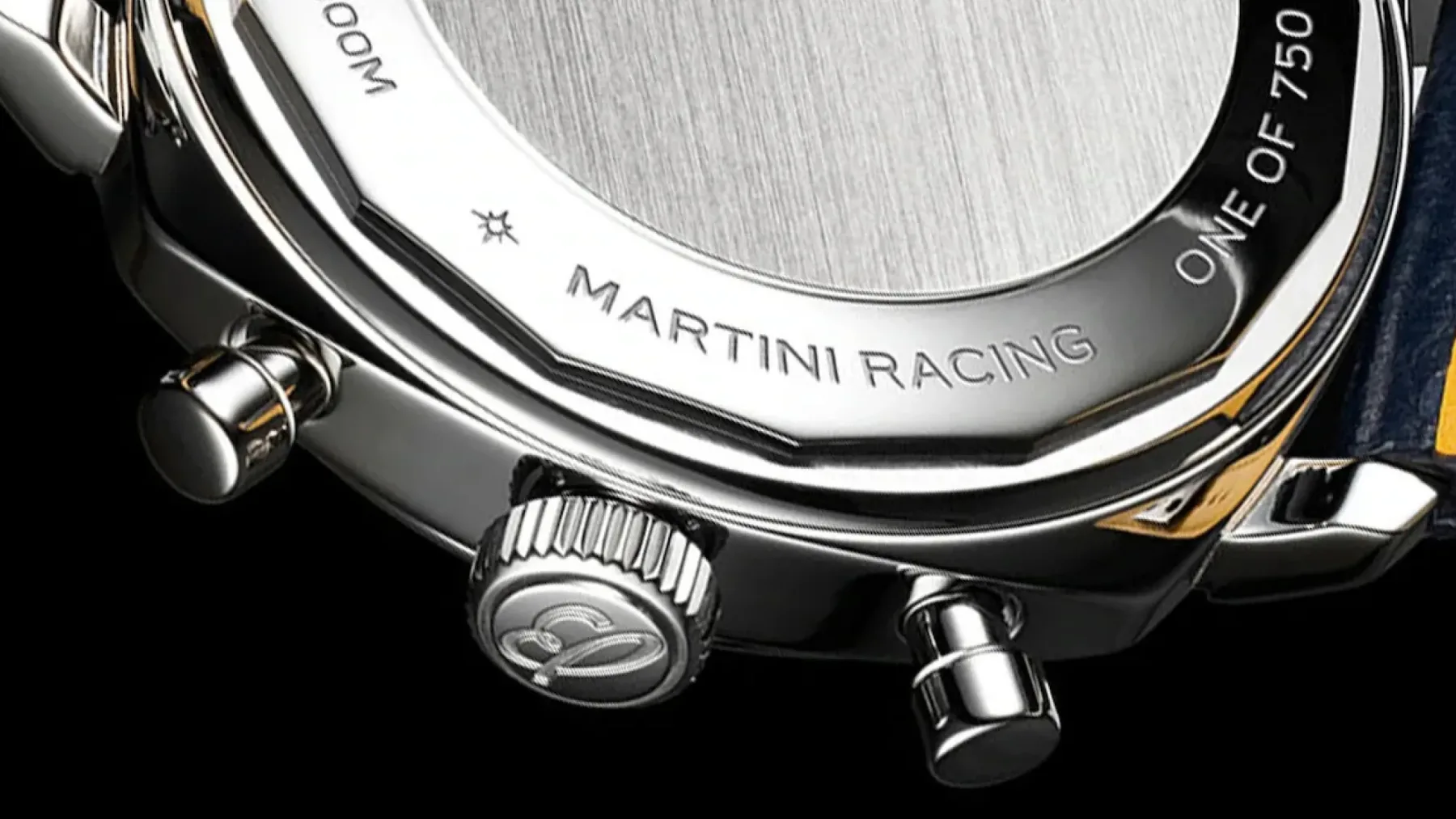 Retro dirka na zapestju z Breitling Top Time B01 Martini Racing: Breitling in Martini Racing sta ustvarila najbolj kul kronografe tega leta