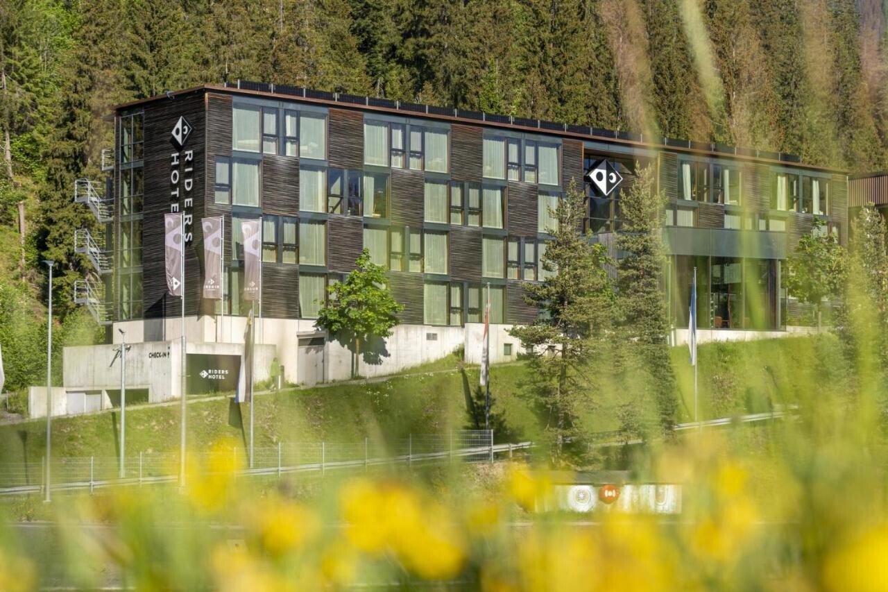 Riders Hotel (Švica): smučarski razkošni raj, ki presega vse kar je običajno