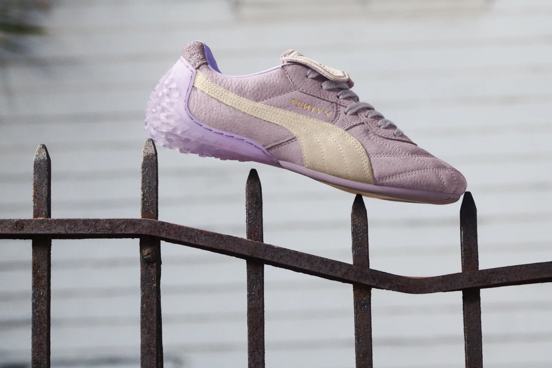 Rihanna obvlada športni šik – nova kolekcija FENTY x PUMA 2025 je tu!