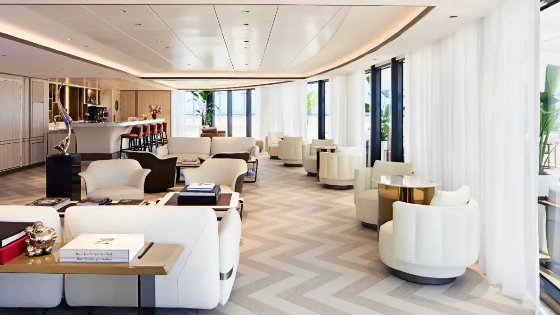 Ritz-Carlton Luminara: Ritz-Carltonova križarka, ki si želi biti superjahta
