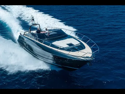 Riva 56′ Rivale: Italijanska eleganca in strast na valovih