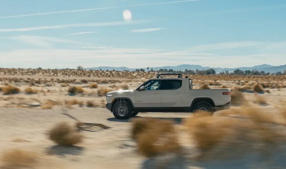 Rivian California Dune Edition R1S in R1T – pustolovski električni terenci v omejeni seriji