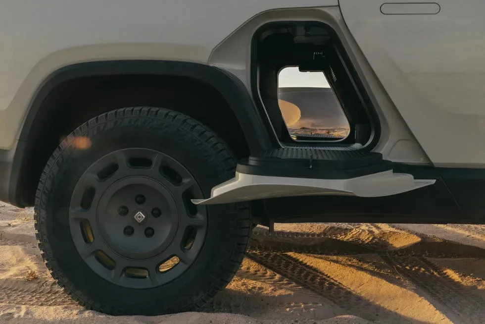 Rivian California Dune Edition R1S in R1T – pustolovski električni terenci v omejeni seriji