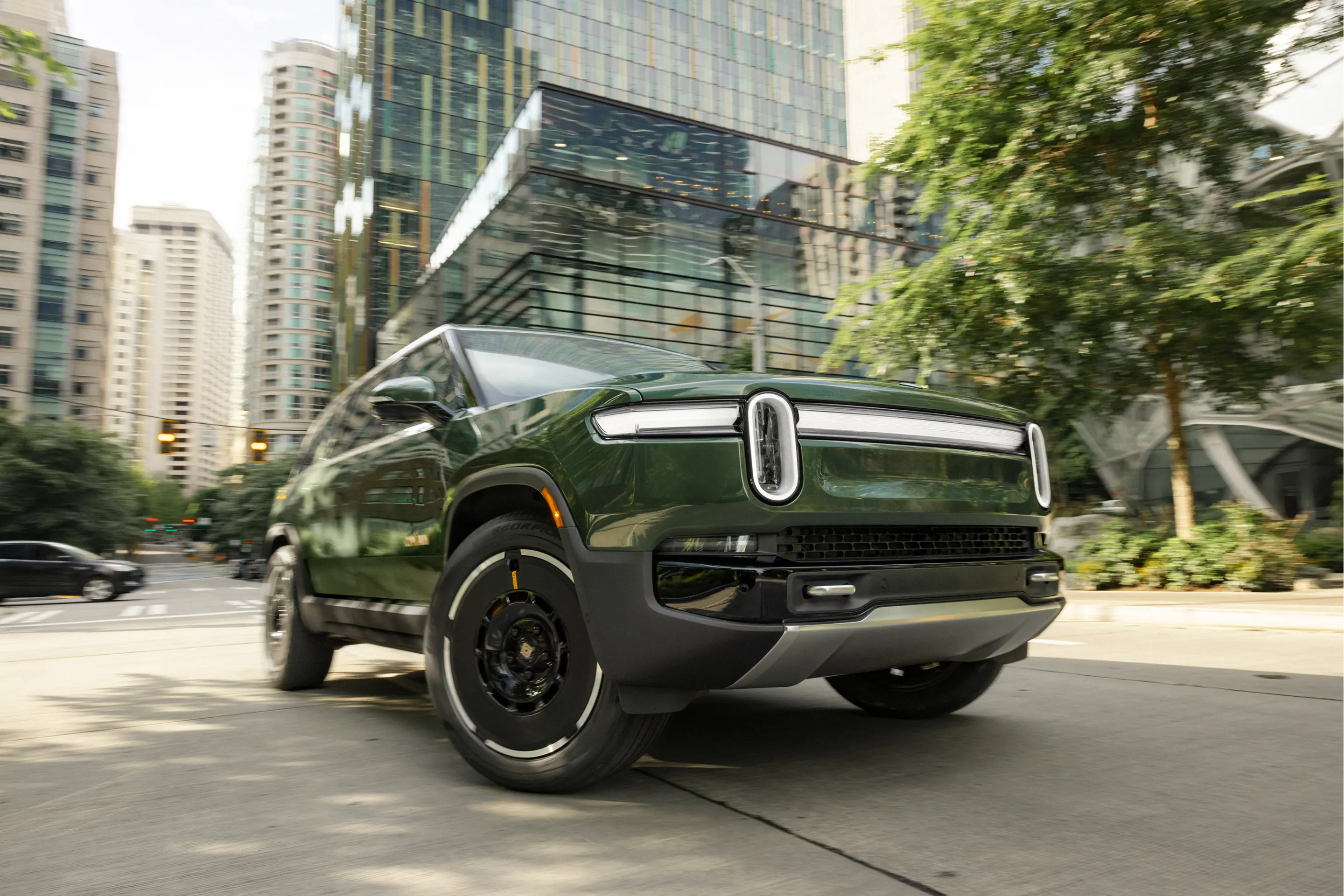Rivian pripravil kar 1,000-konjskih moči za modela Rivian R1T in Rivian R1S za modelno leto 2025