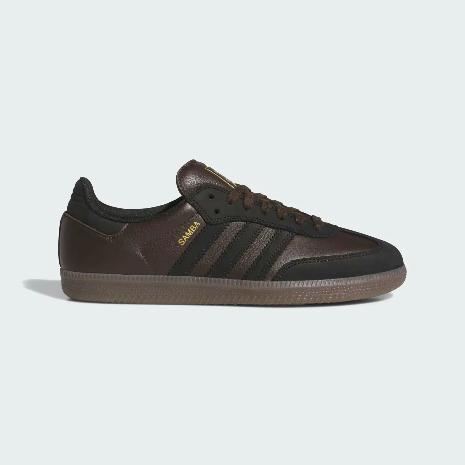 Rjava je nova črna: Legendarna adidas Samba ADV osvaja ulice v bogati čokoladni preobleki