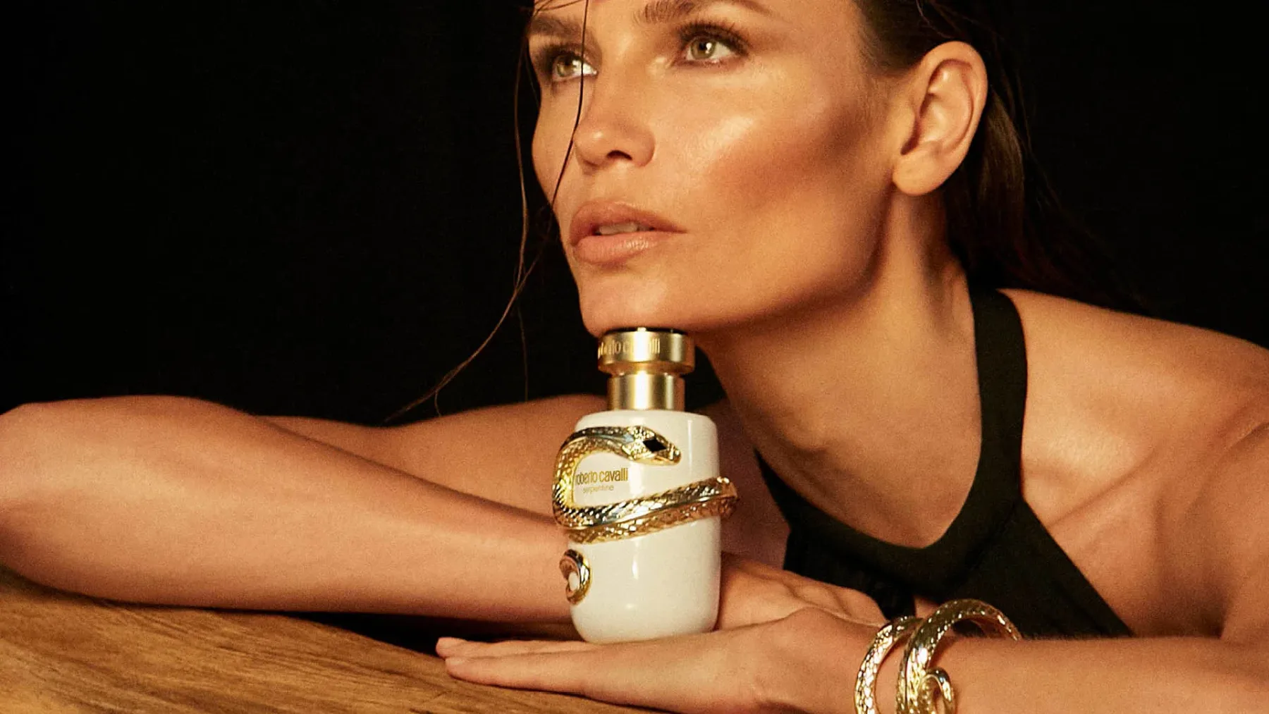 Roberto Cavalli Serpentine: Ko parfum postane nakit, kača pa simbol neukročene ženskosti
